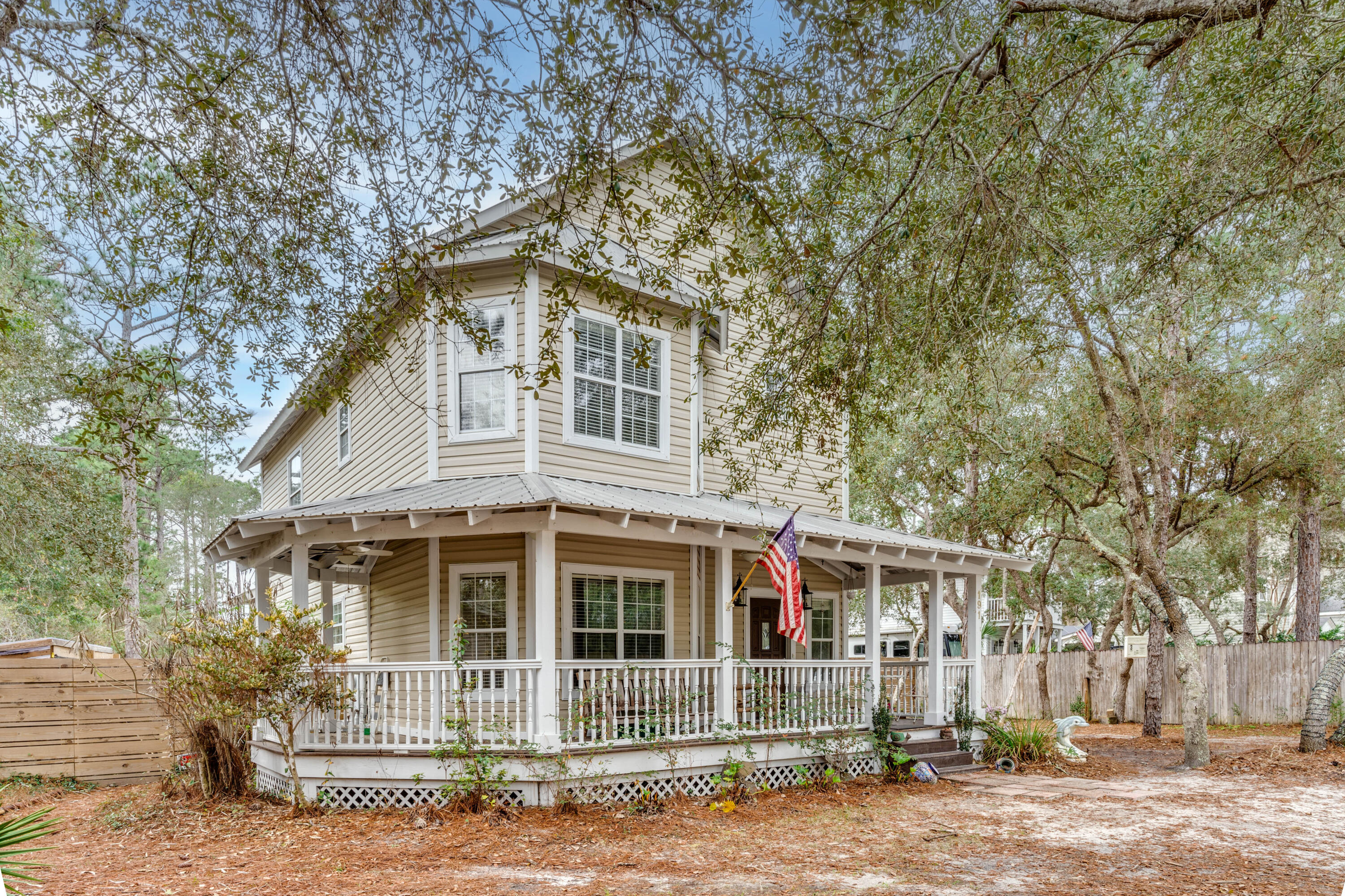 BAY PINE SHORES - Residential