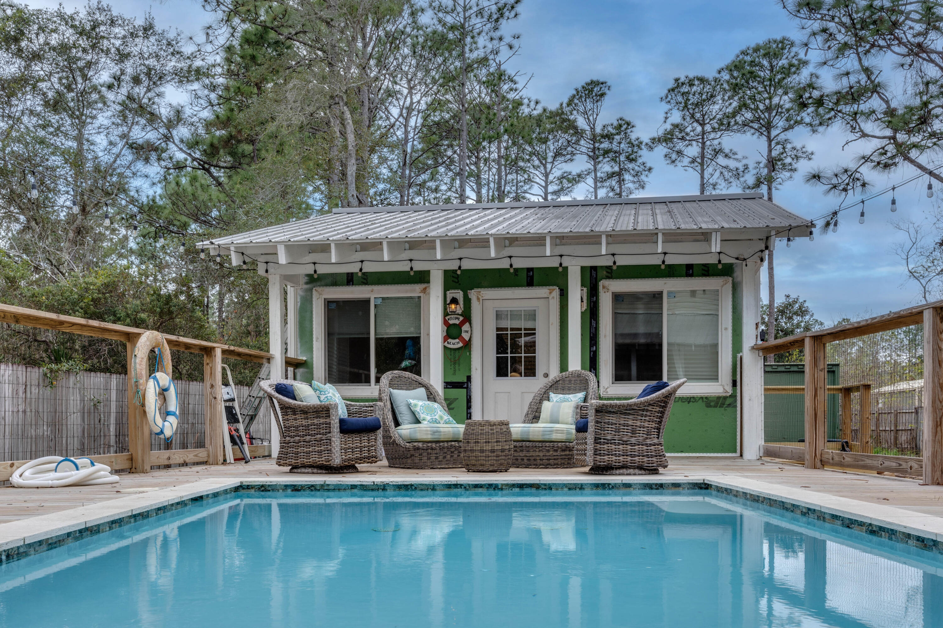 BAY PINE SHORES - Residential