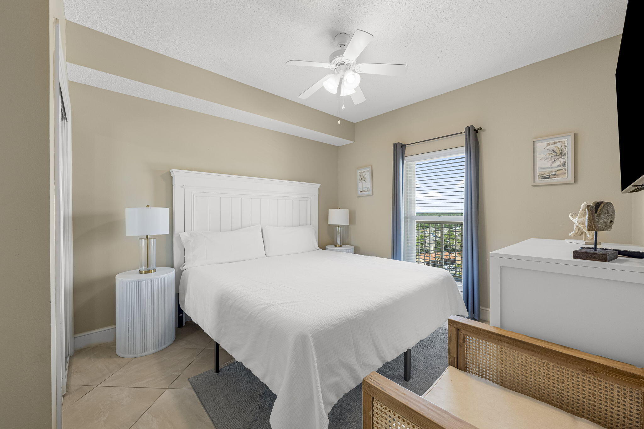 MAJESTIC BEACH TOWERS I - Residential