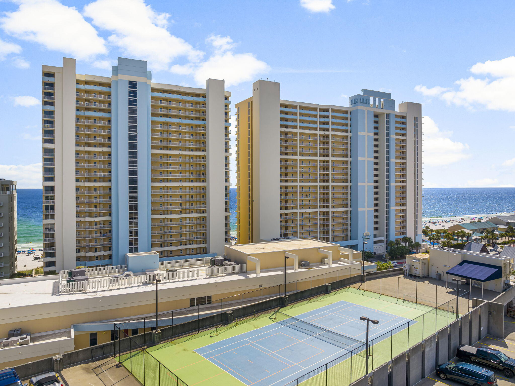 MAJESTIC BEACH TOWERS I - Residential