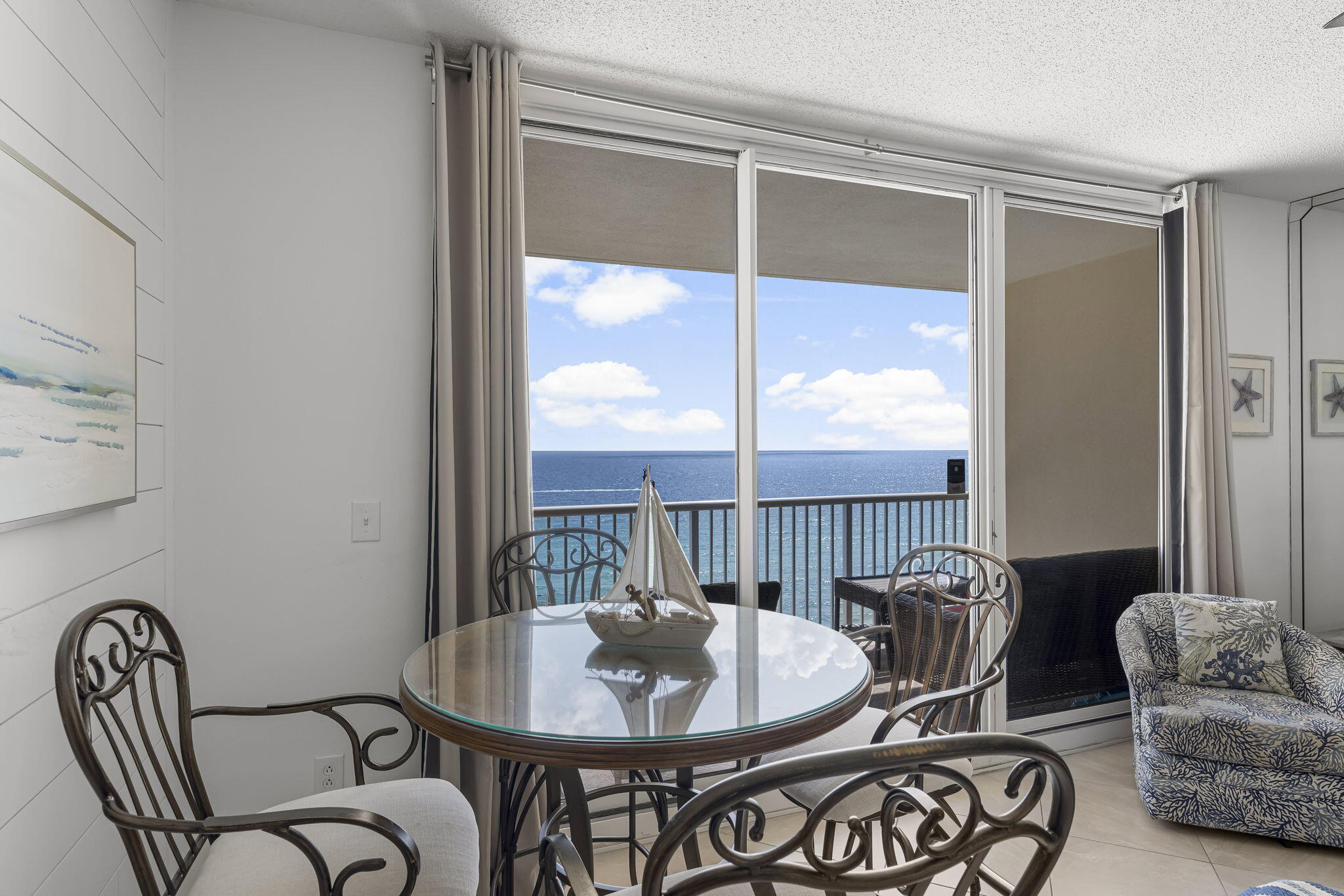 MAJESTIC BEACH TOWERS I - Residential