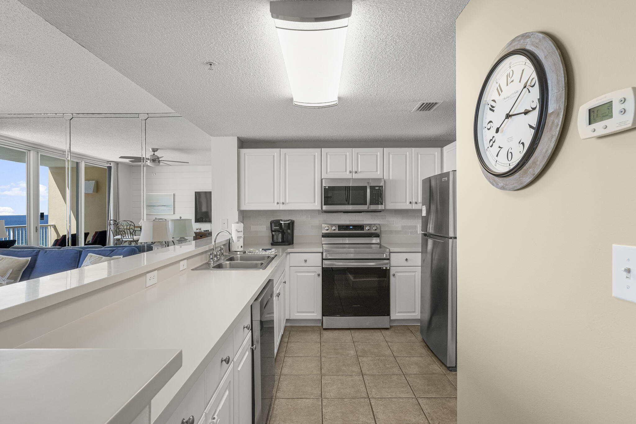 MAJESTIC BEACH TOWERS I - Residential