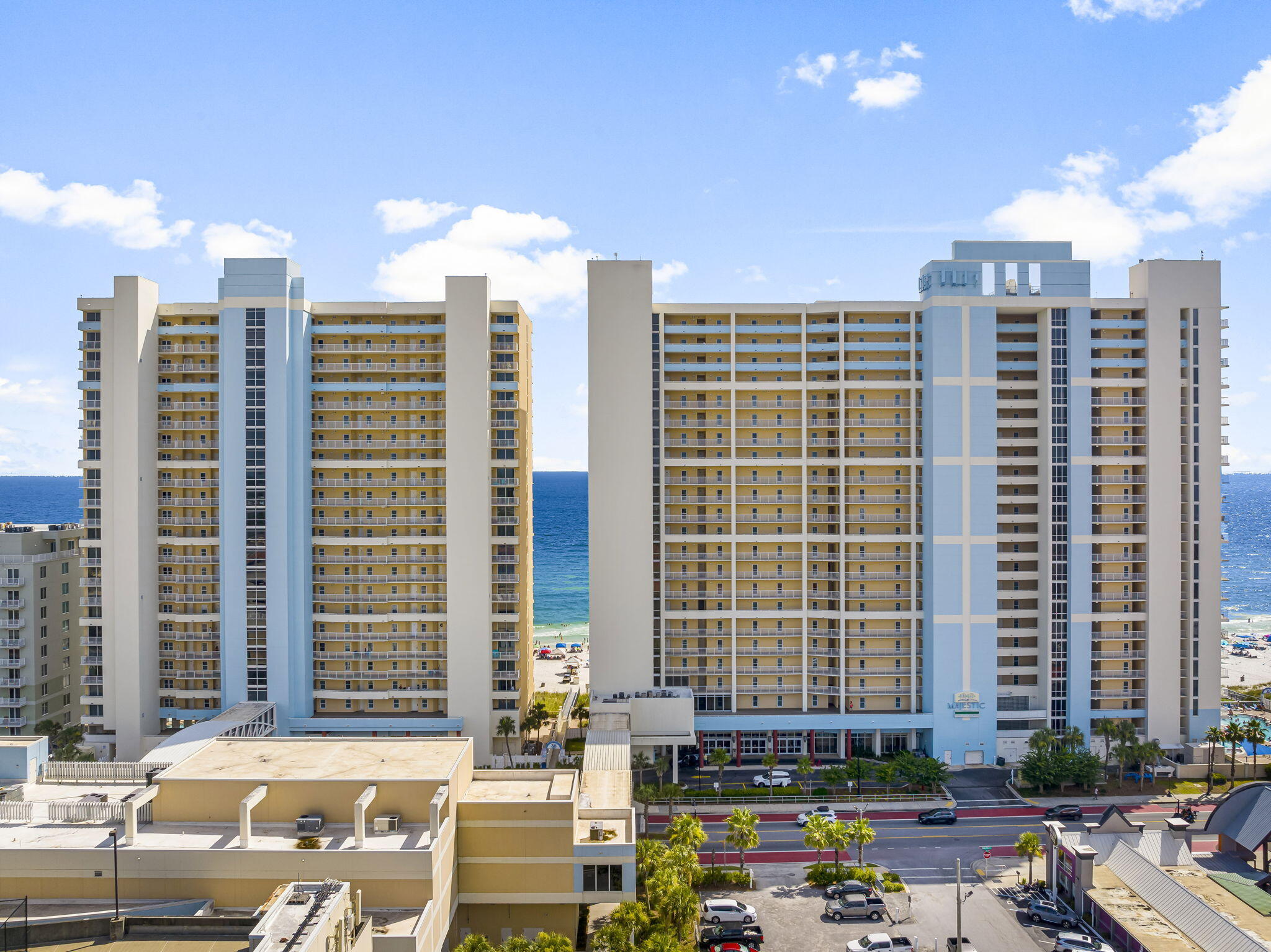 MAJESTIC BEACH TOWERS I - Residential
