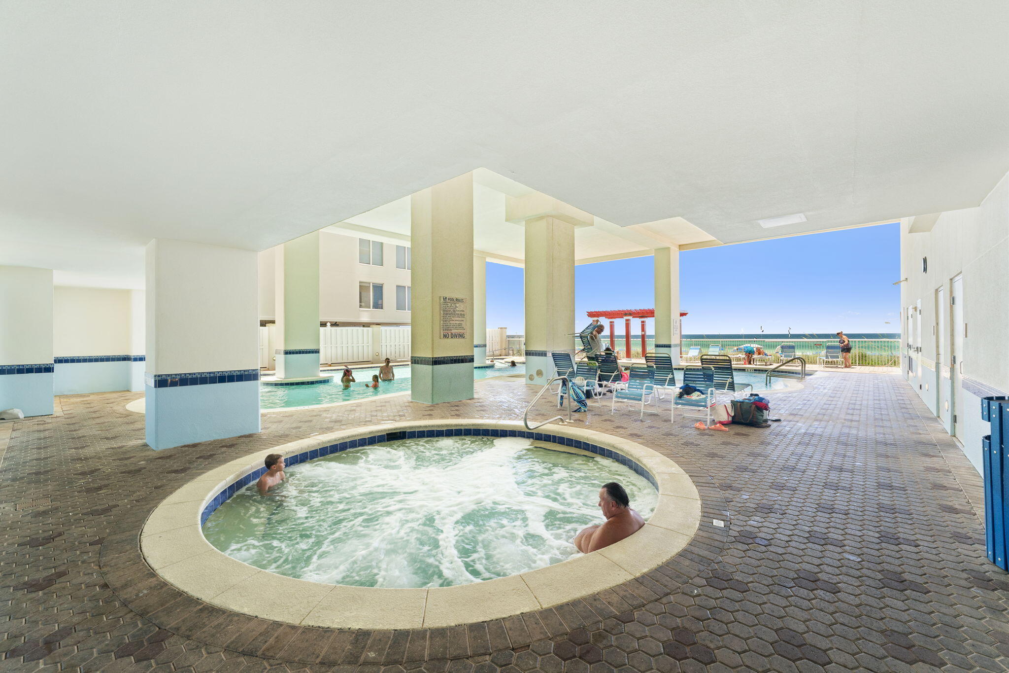 MAJESTIC BEACH TOWERS I - Residential