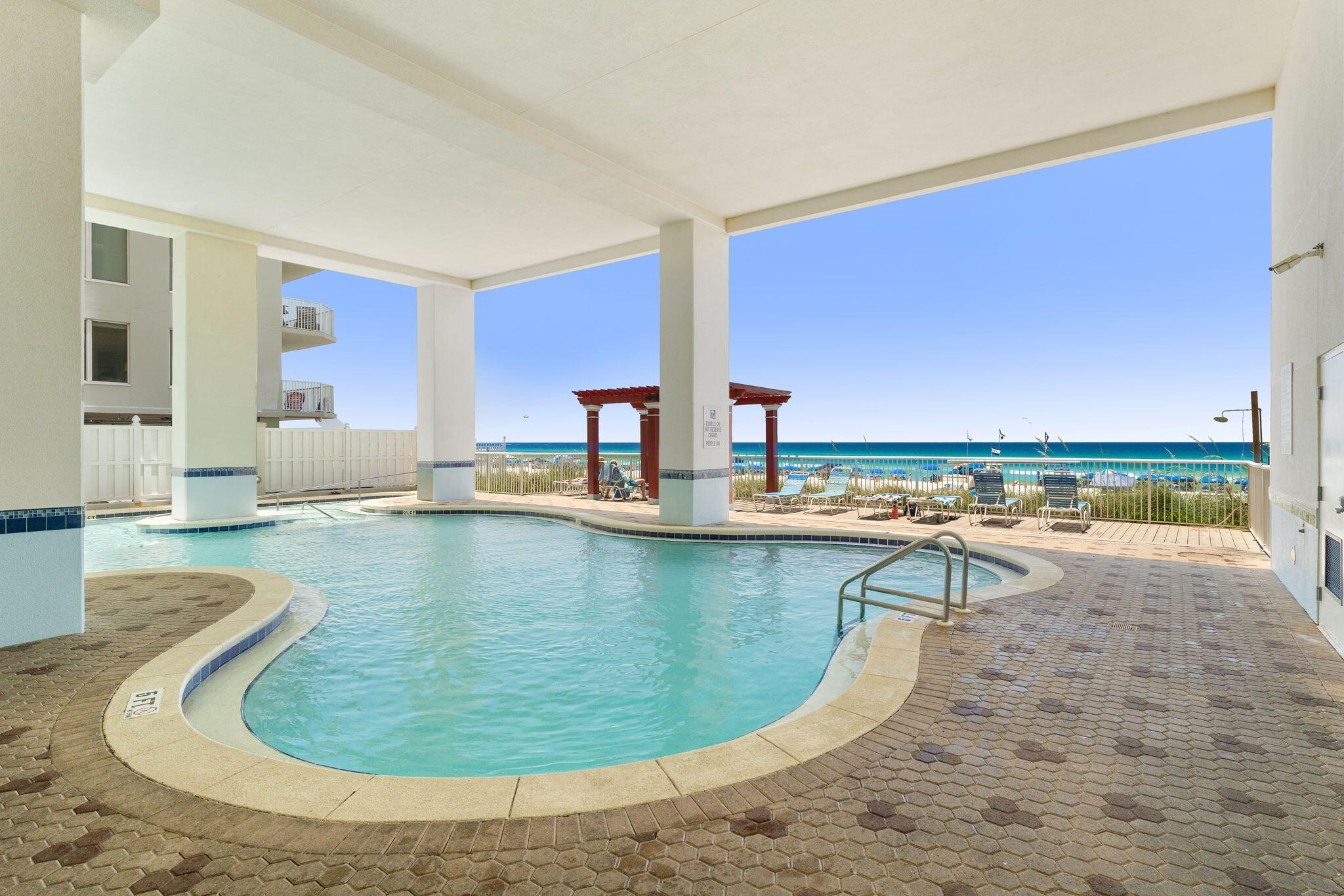MAJESTIC BEACH TOWERS I - Residential