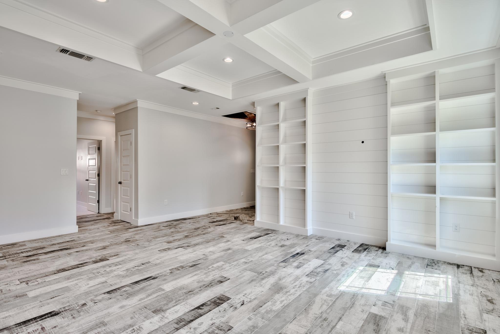 INDIAN TRAIL ESTATES - Residential