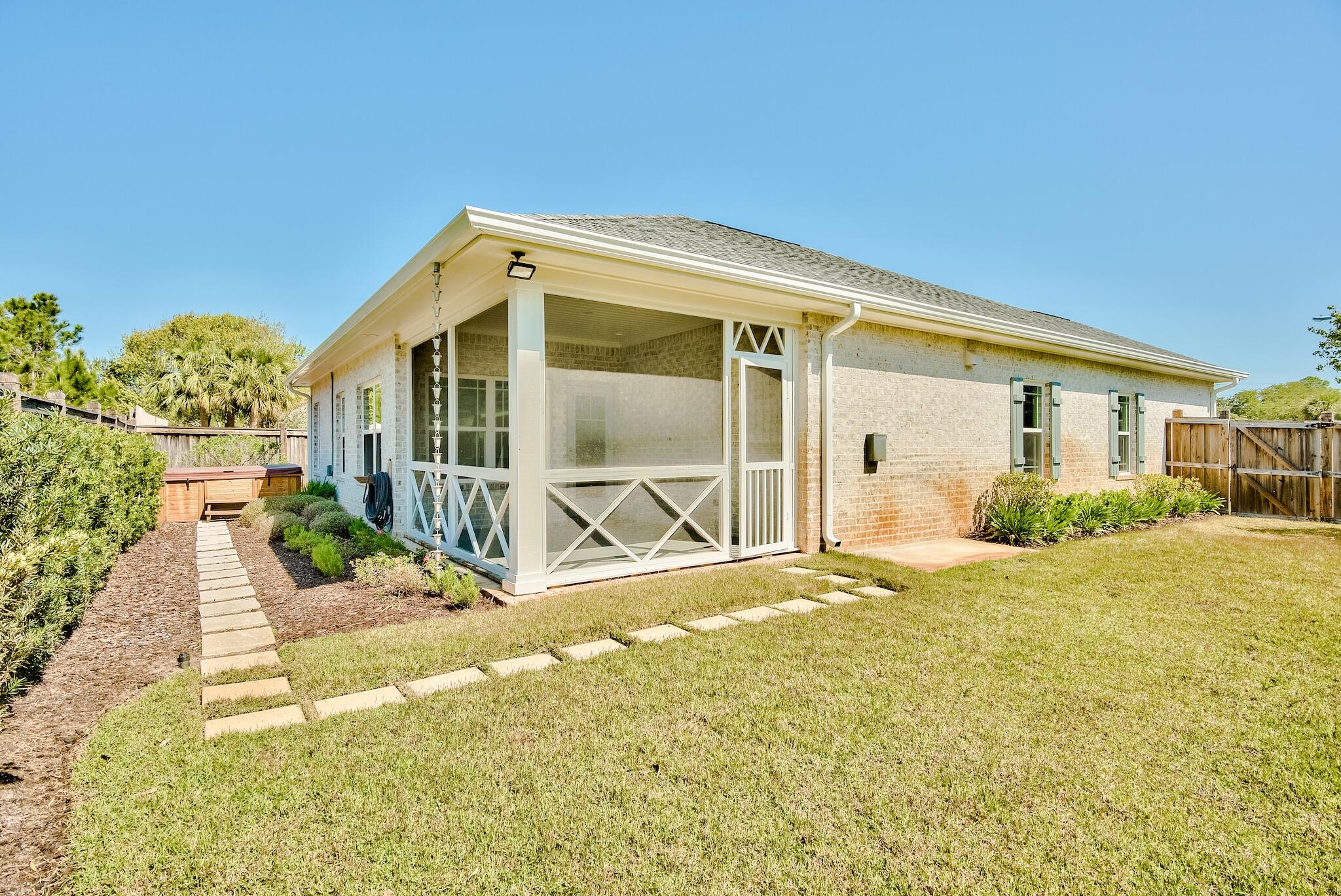 INDIAN TRAIL ESTATES - Residential