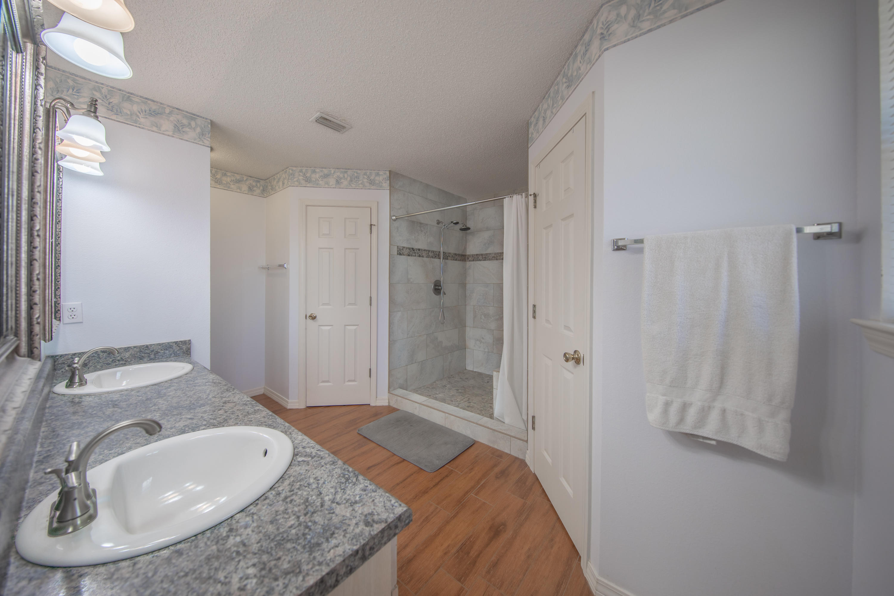 LEGEND COVE - Residential