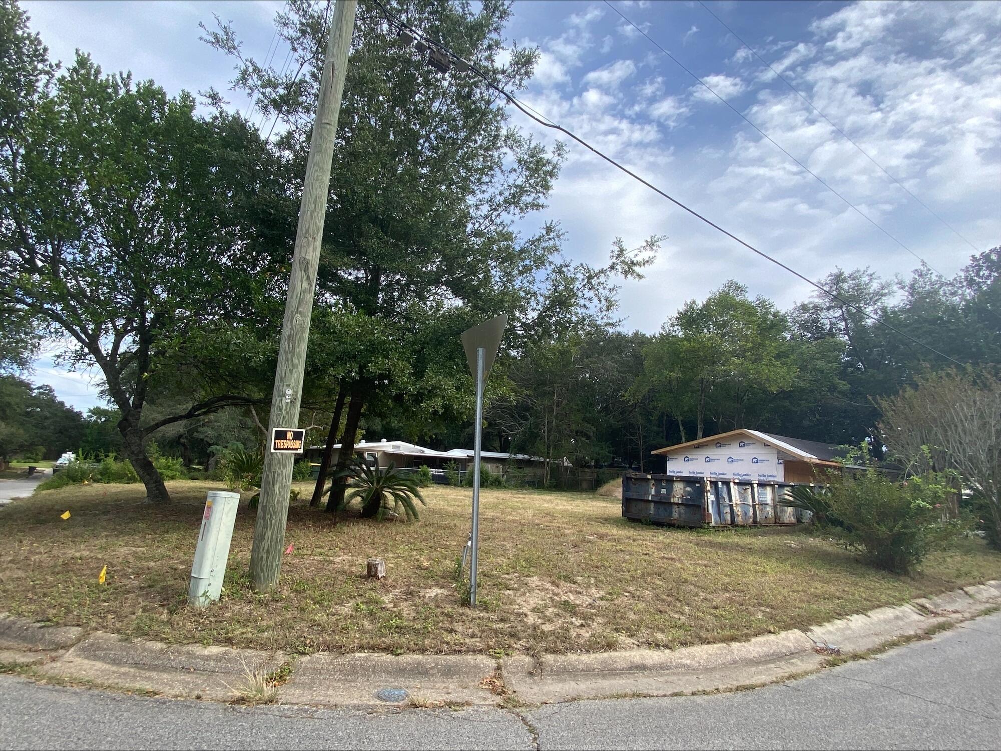 WHISPERING PINES S/D LOT 8 BLK 2 - Land