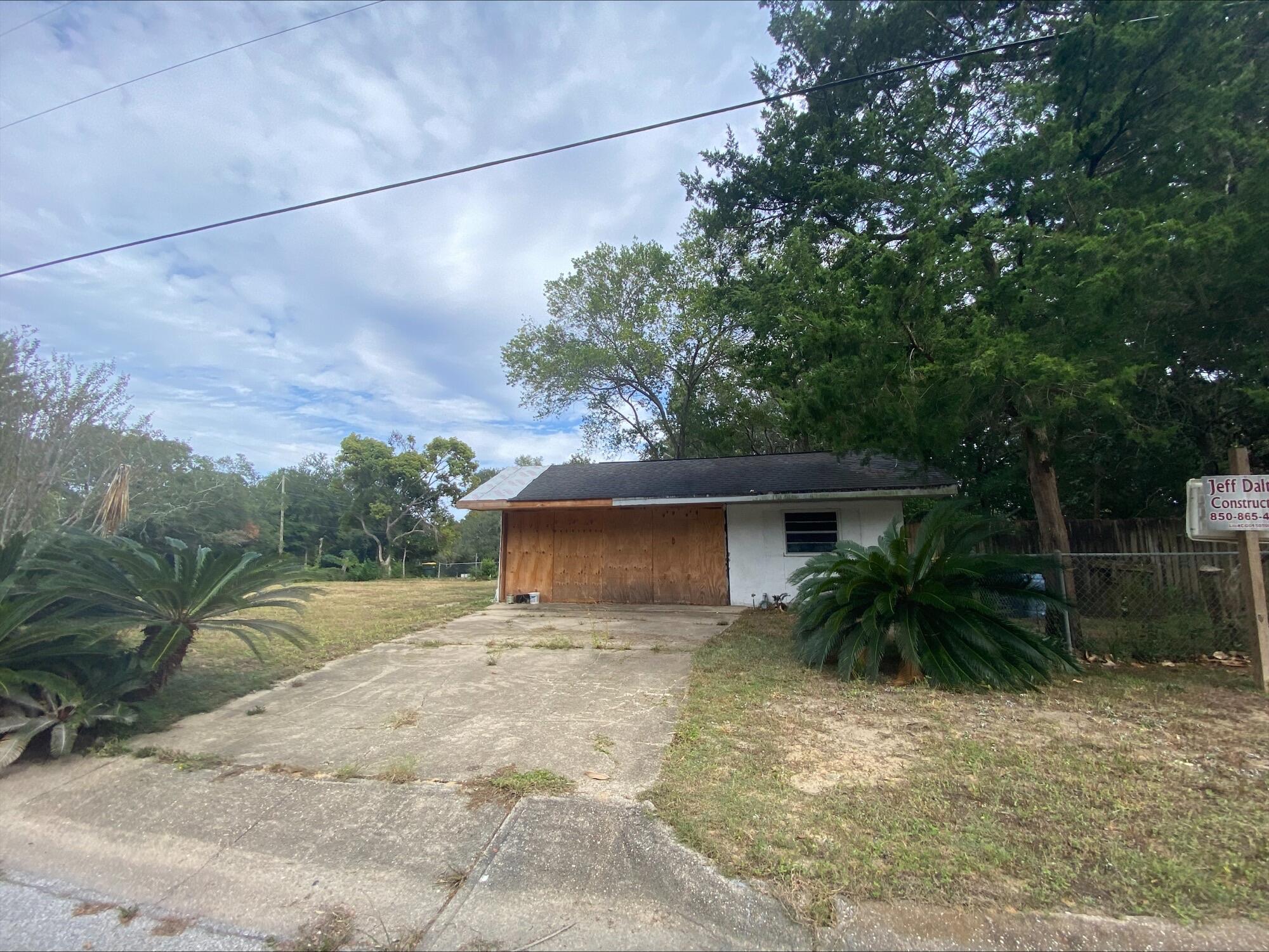 WHISPERING PINES S/D LOT 8 BLK 2 - Land