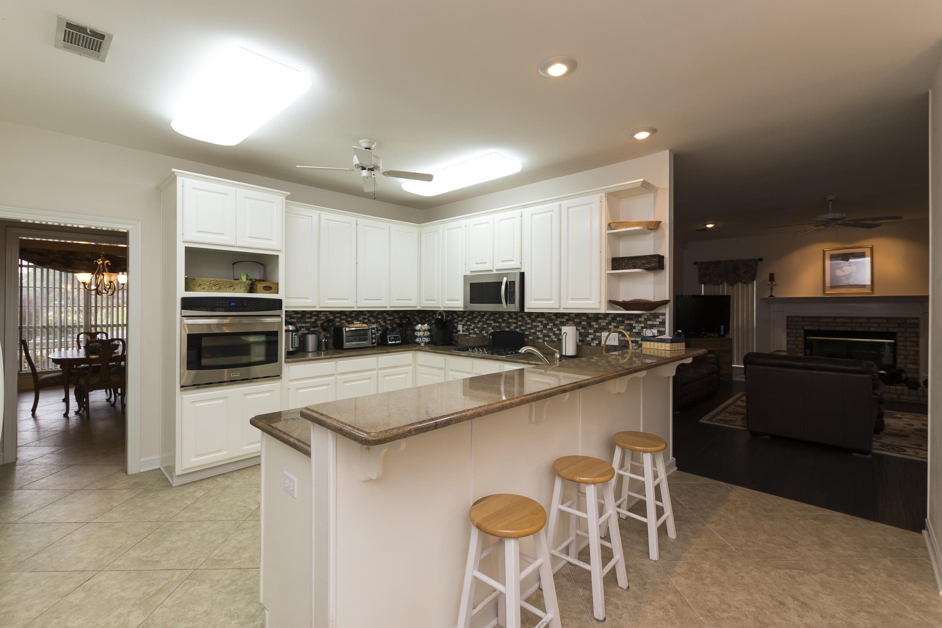 ROCKY BAYOU COUNTRY CLUB ESTATES 5 - Residential