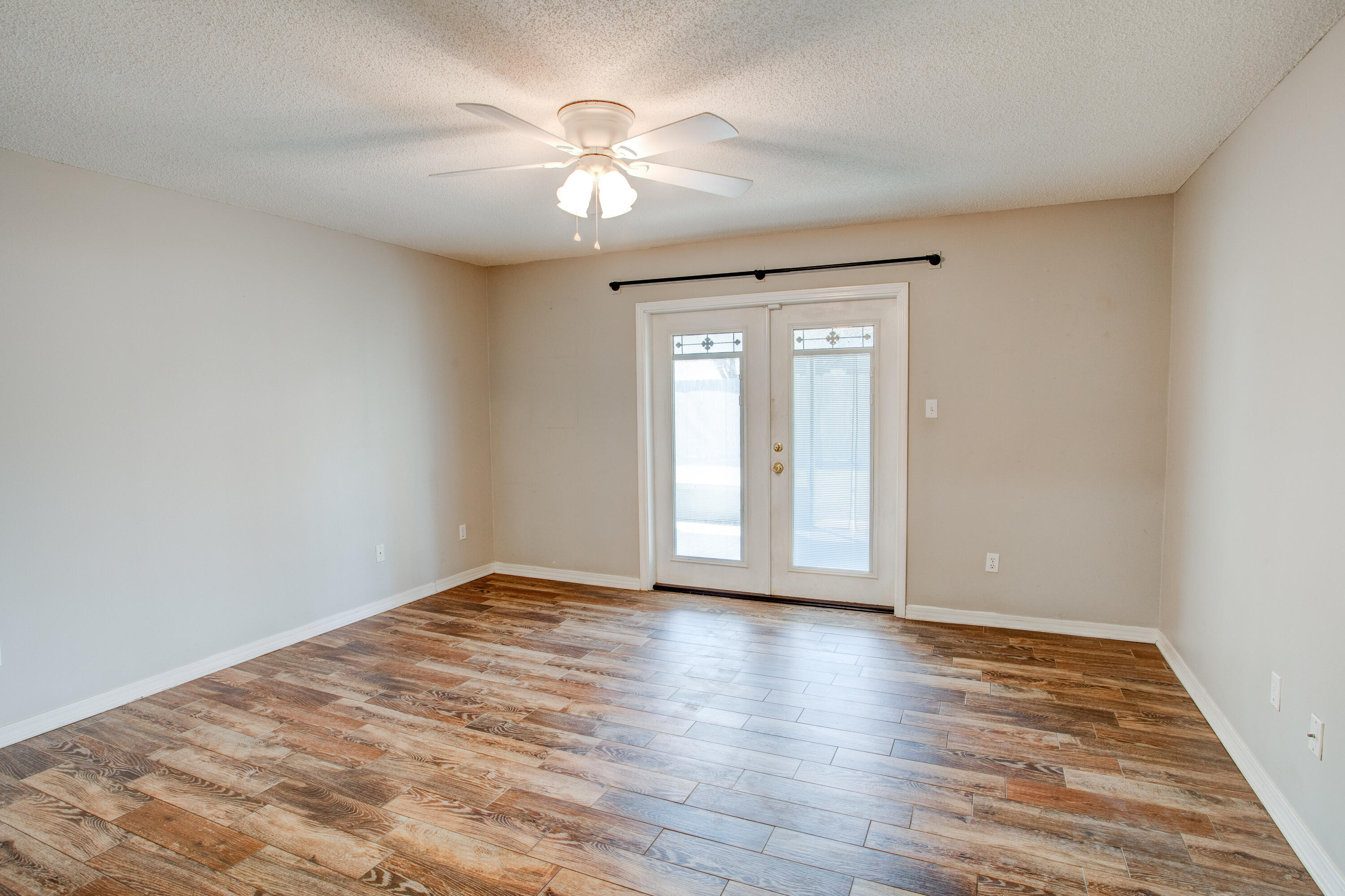 HOLIDAY SHORES EST 4TH ADDN - Residential