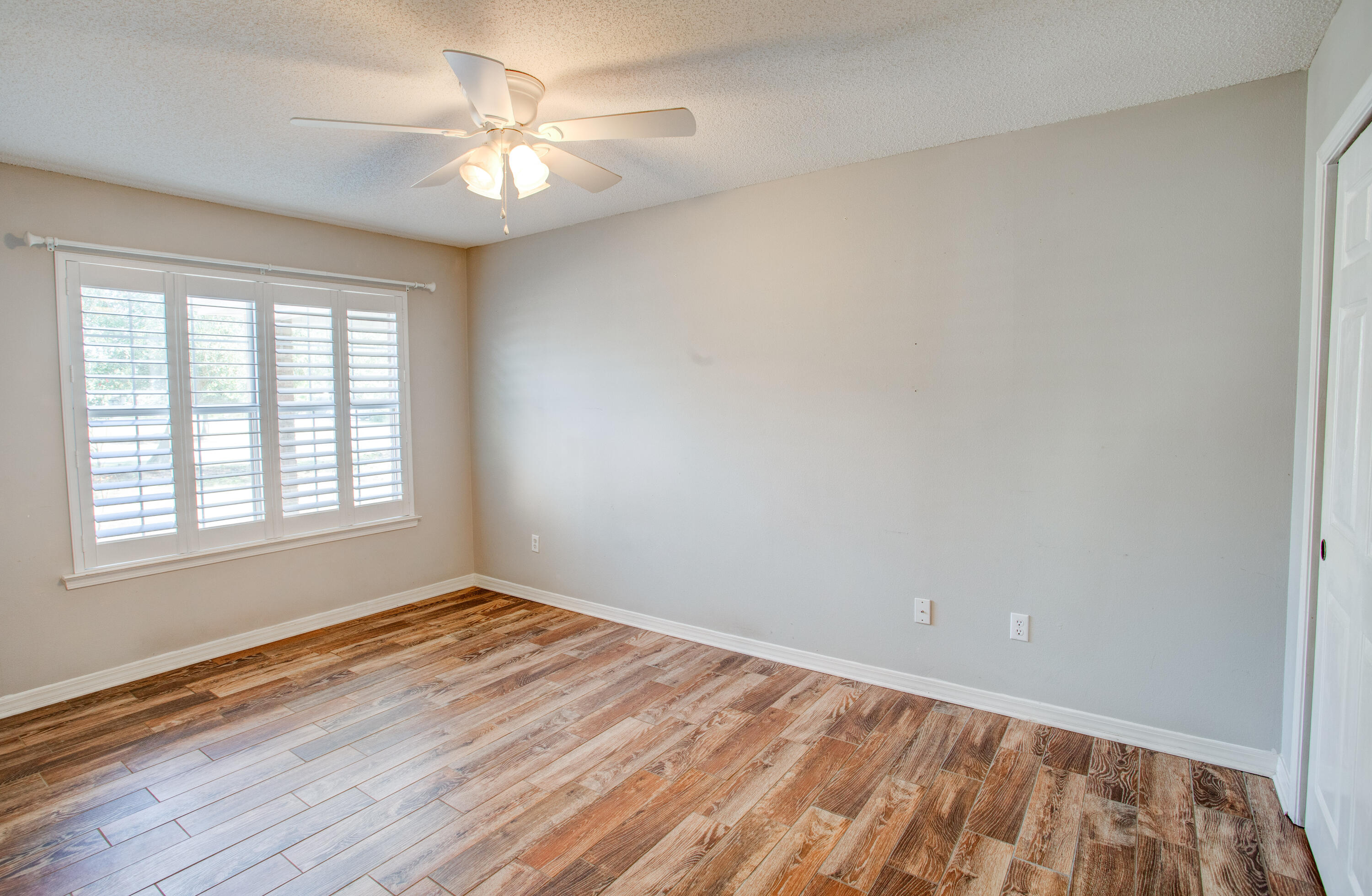HOLIDAY SHORES EST 4TH ADDN - Residential