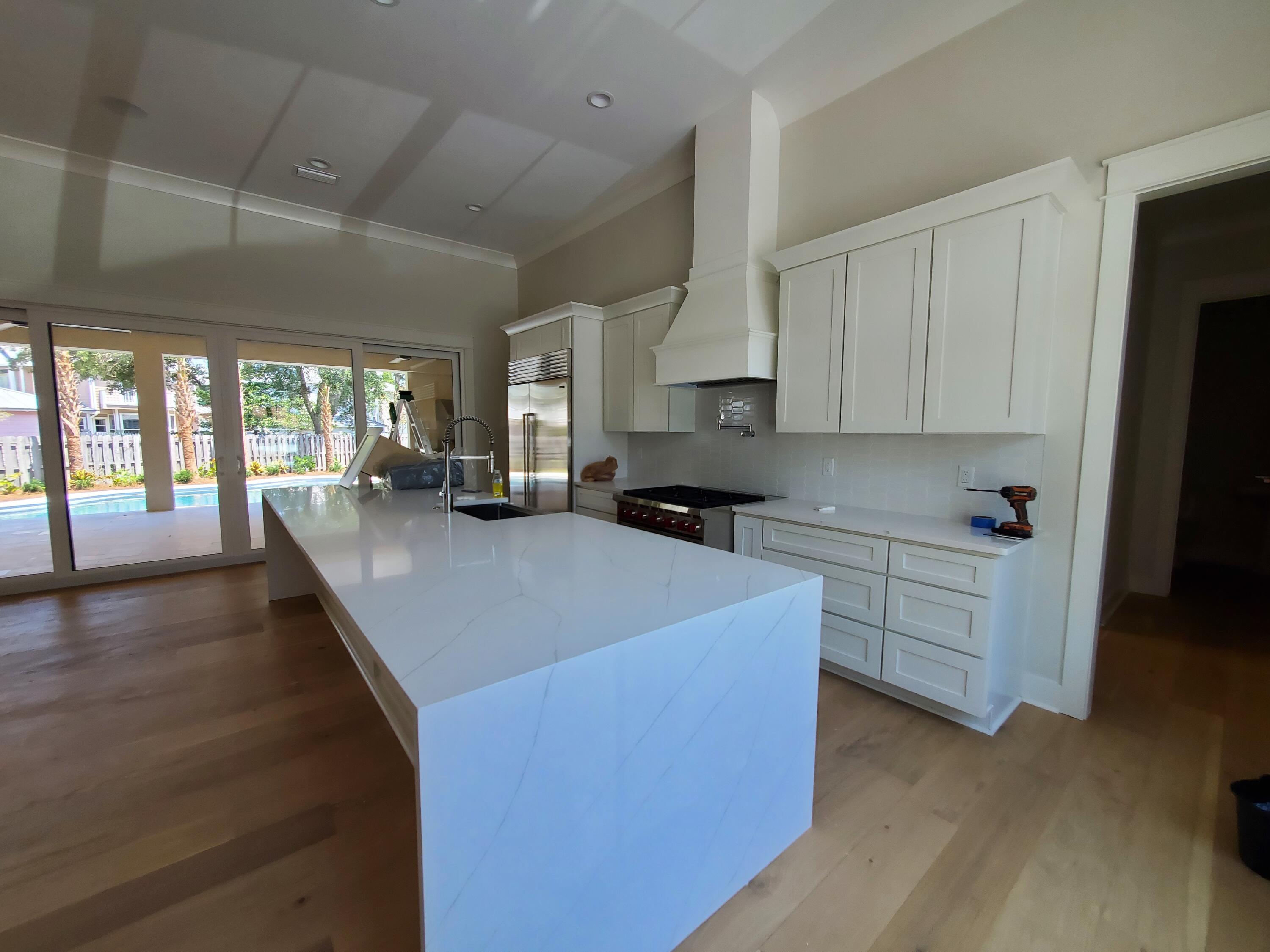 BAYTOWNE AVE EAST - Residential