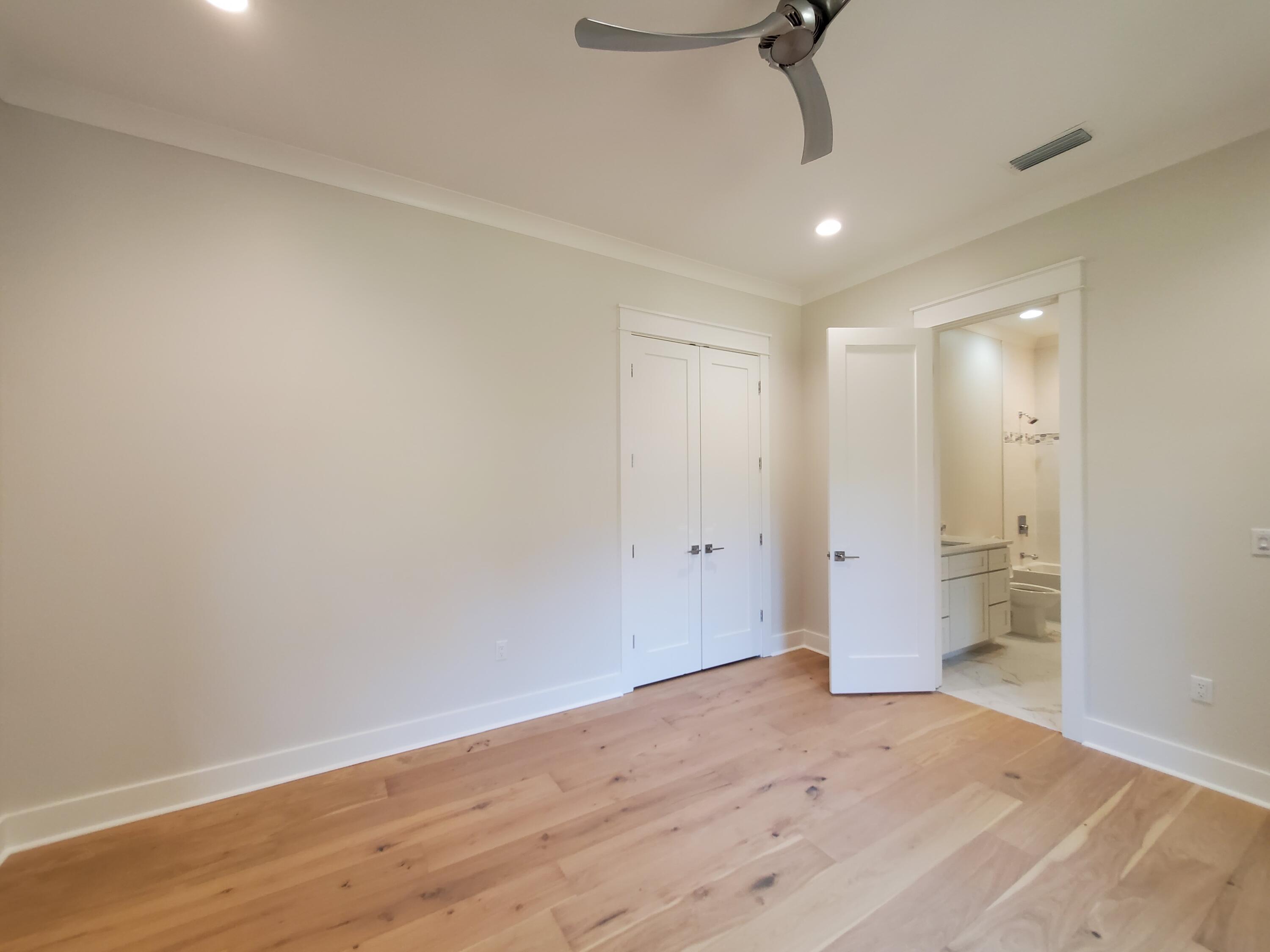 BAYTOWNE AVE EAST - Residential