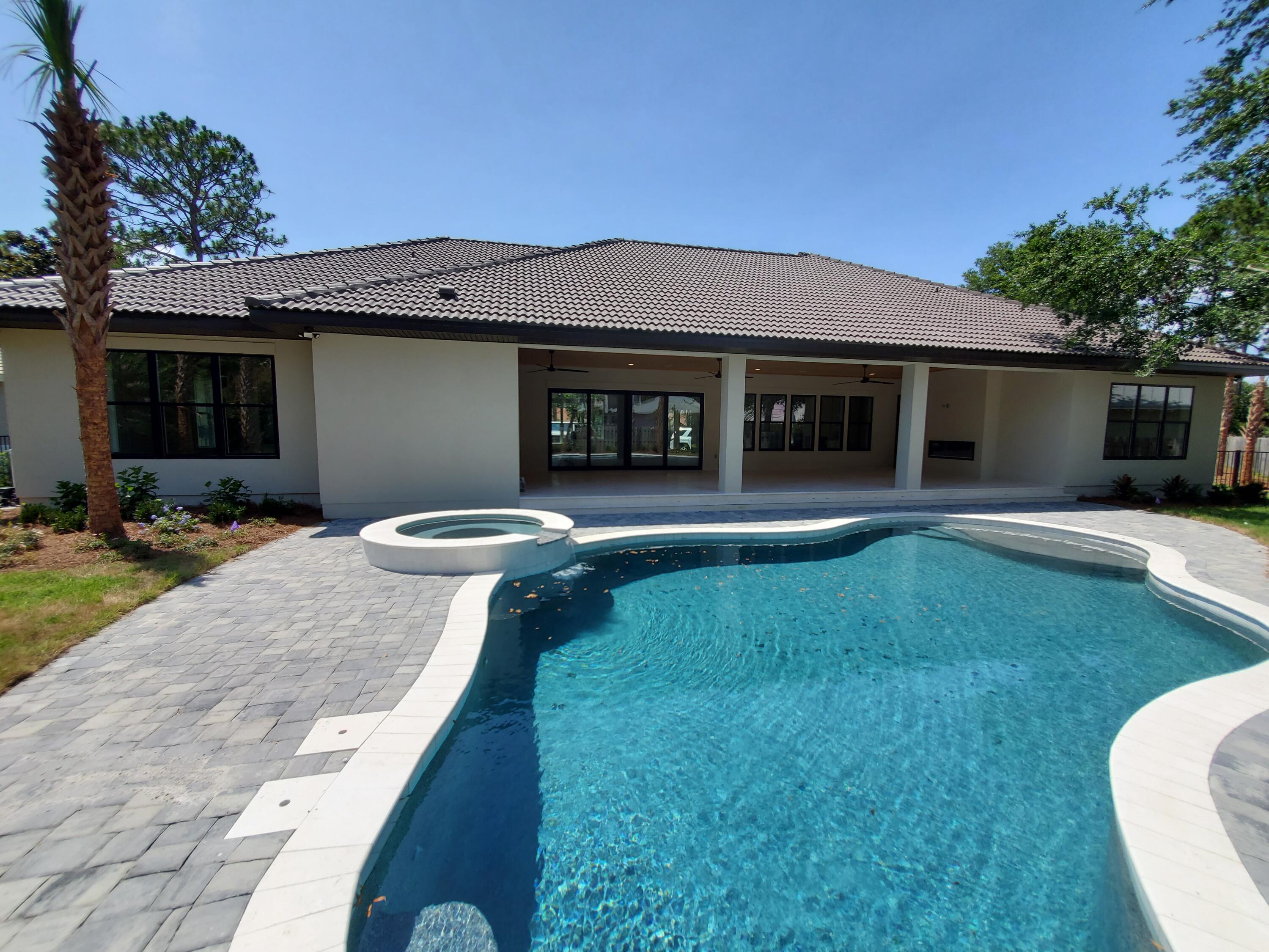 BAYTOWNE AVE EAST - Residential