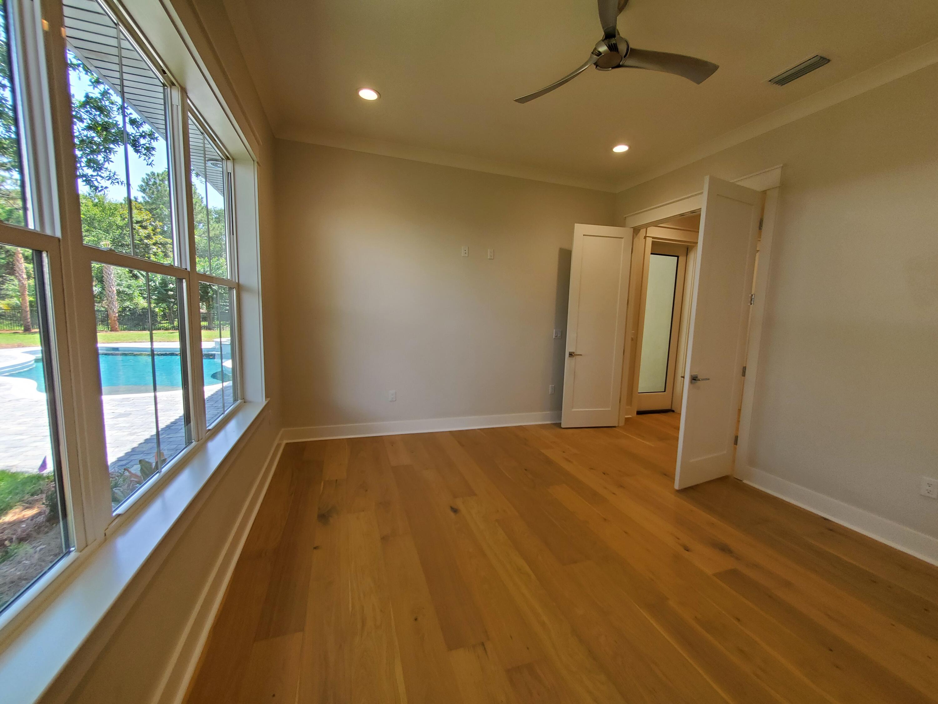 BAYTOWNE AVE EAST - Residential