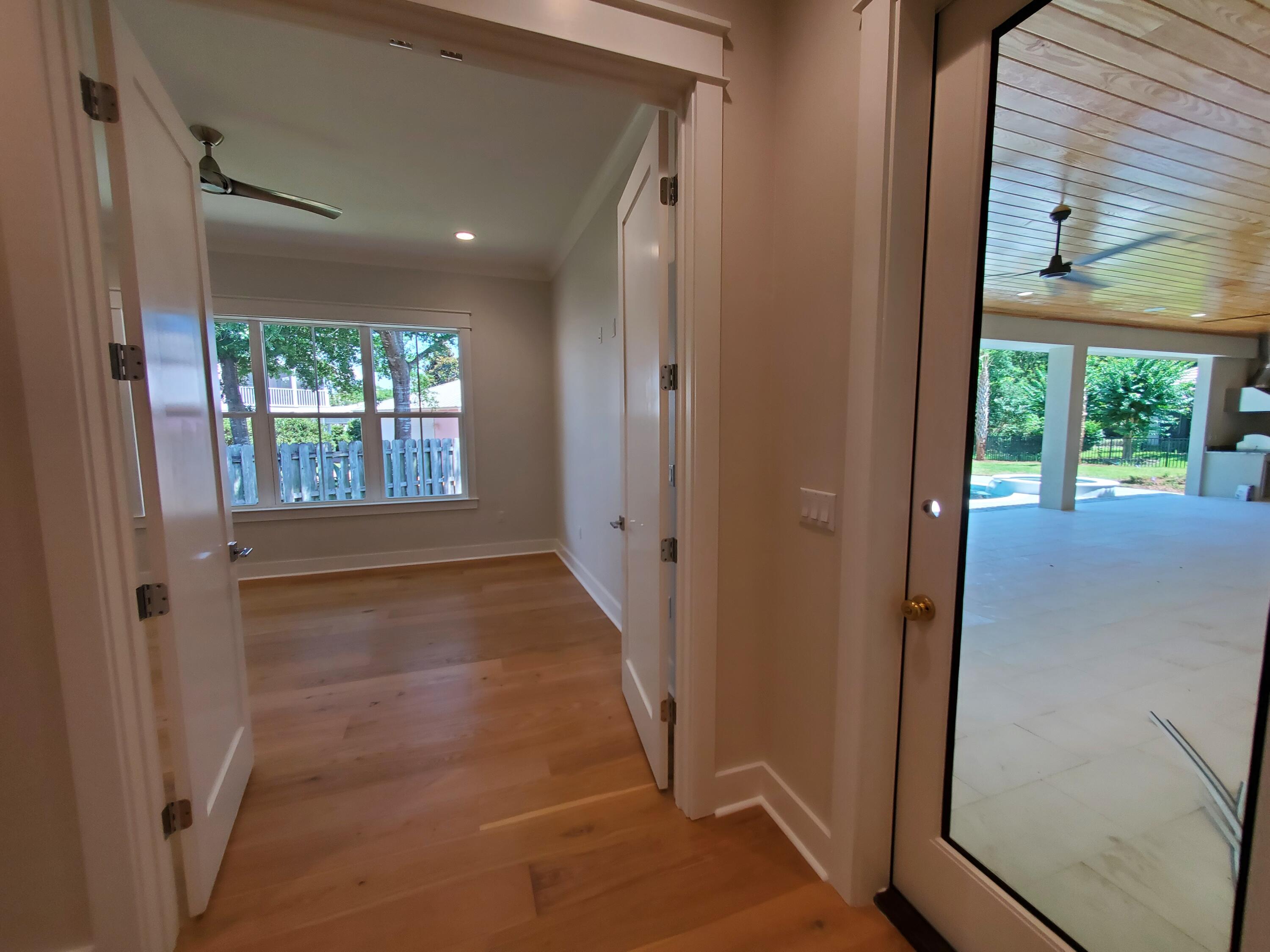 BAYTOWNE AVE EAST - Residential