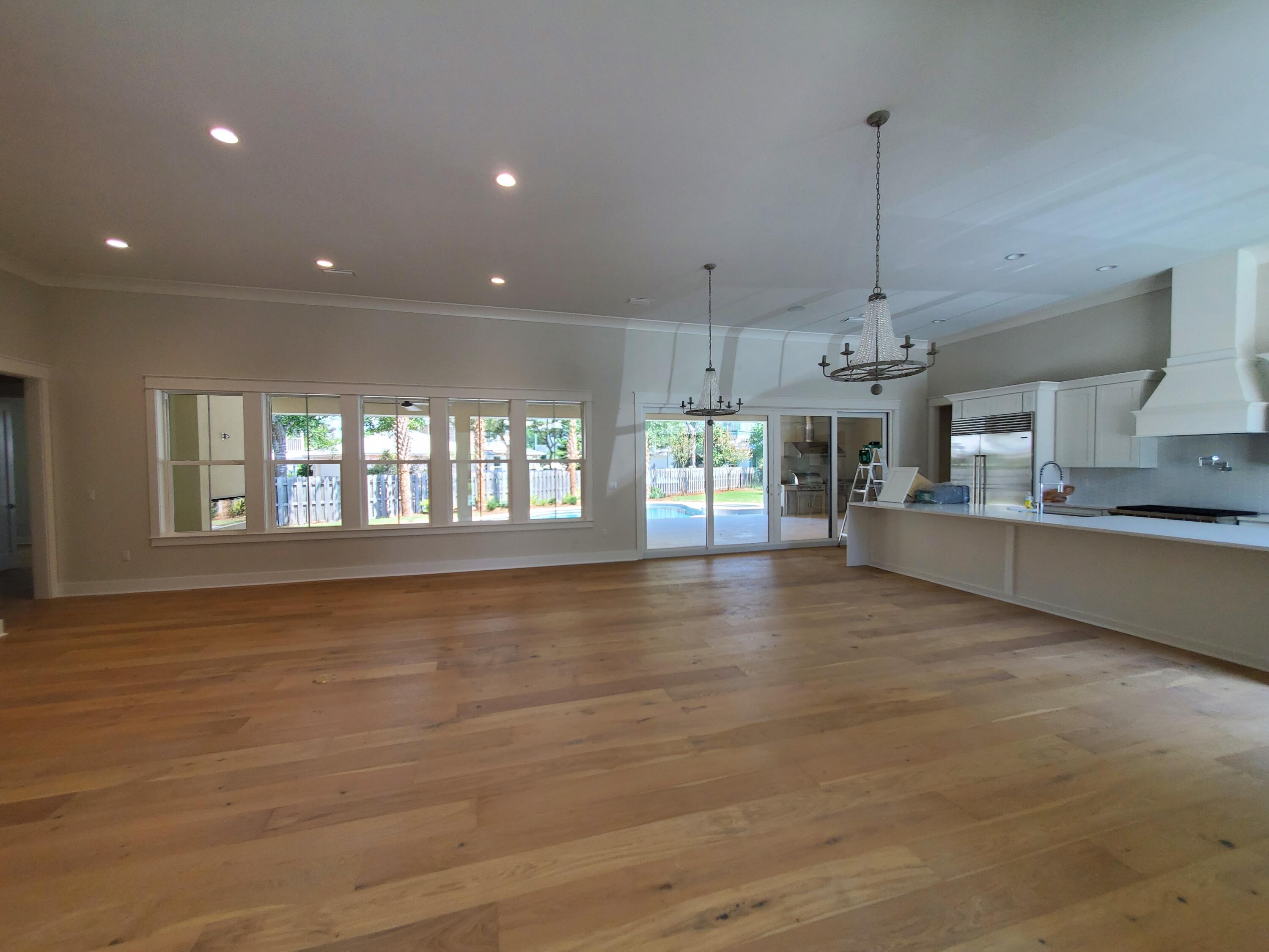 BAYTOWNE AVE EAST - Residential