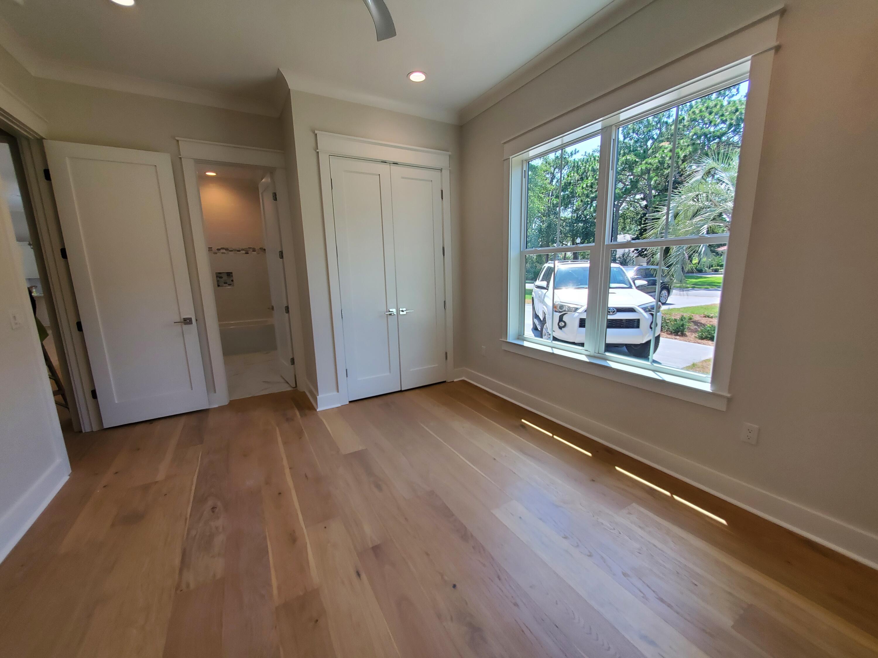 BAYTOWNE AVE EAST - Residential