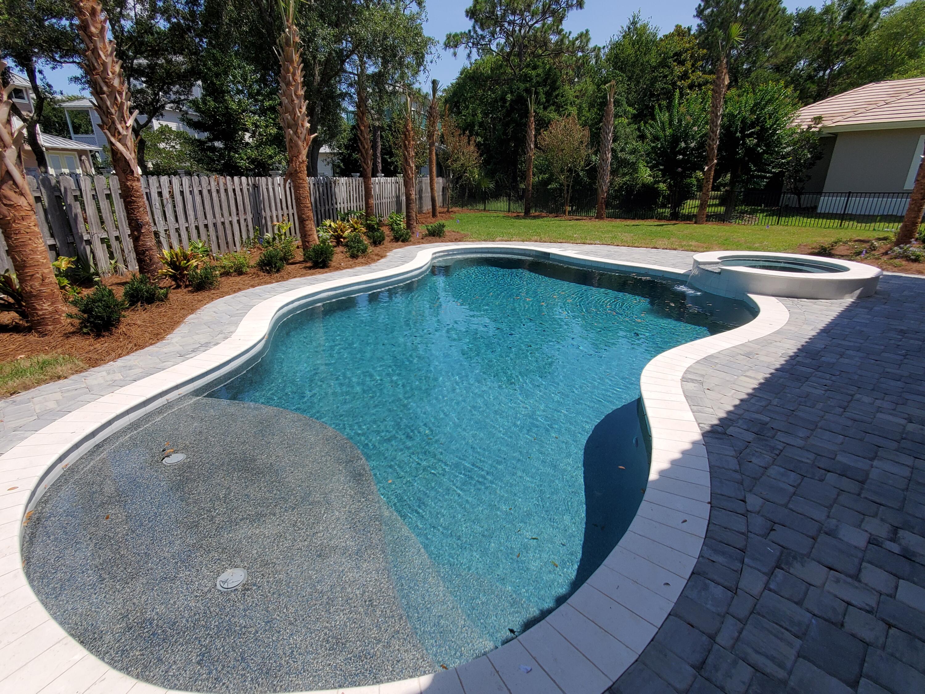 BAYTOWNE AVE EAST - Residential