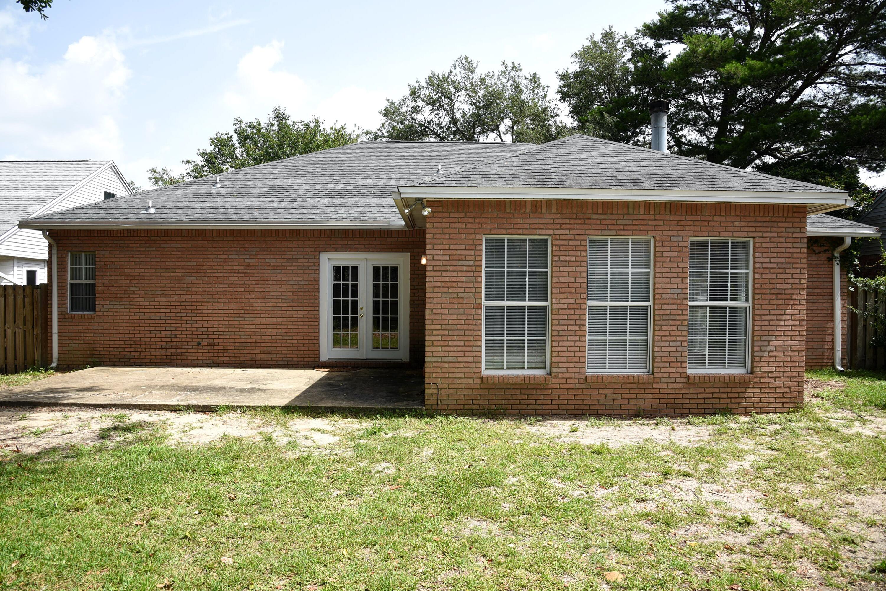 PARKWOOD COURT AT BLUEWATER BAY - Residential Lease