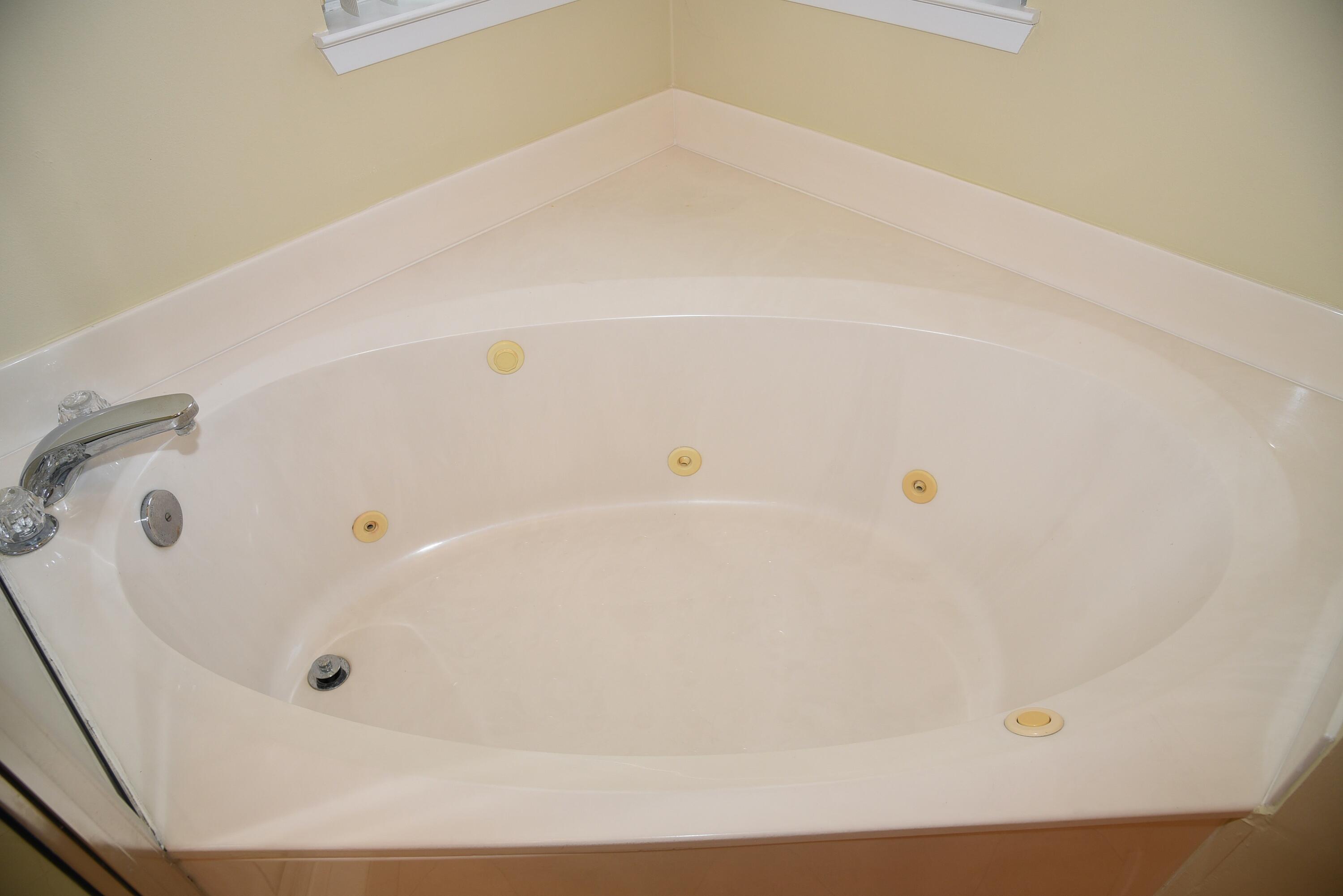 PARKWOOD COURT AT BLUEWATER BAY - Residential Lease