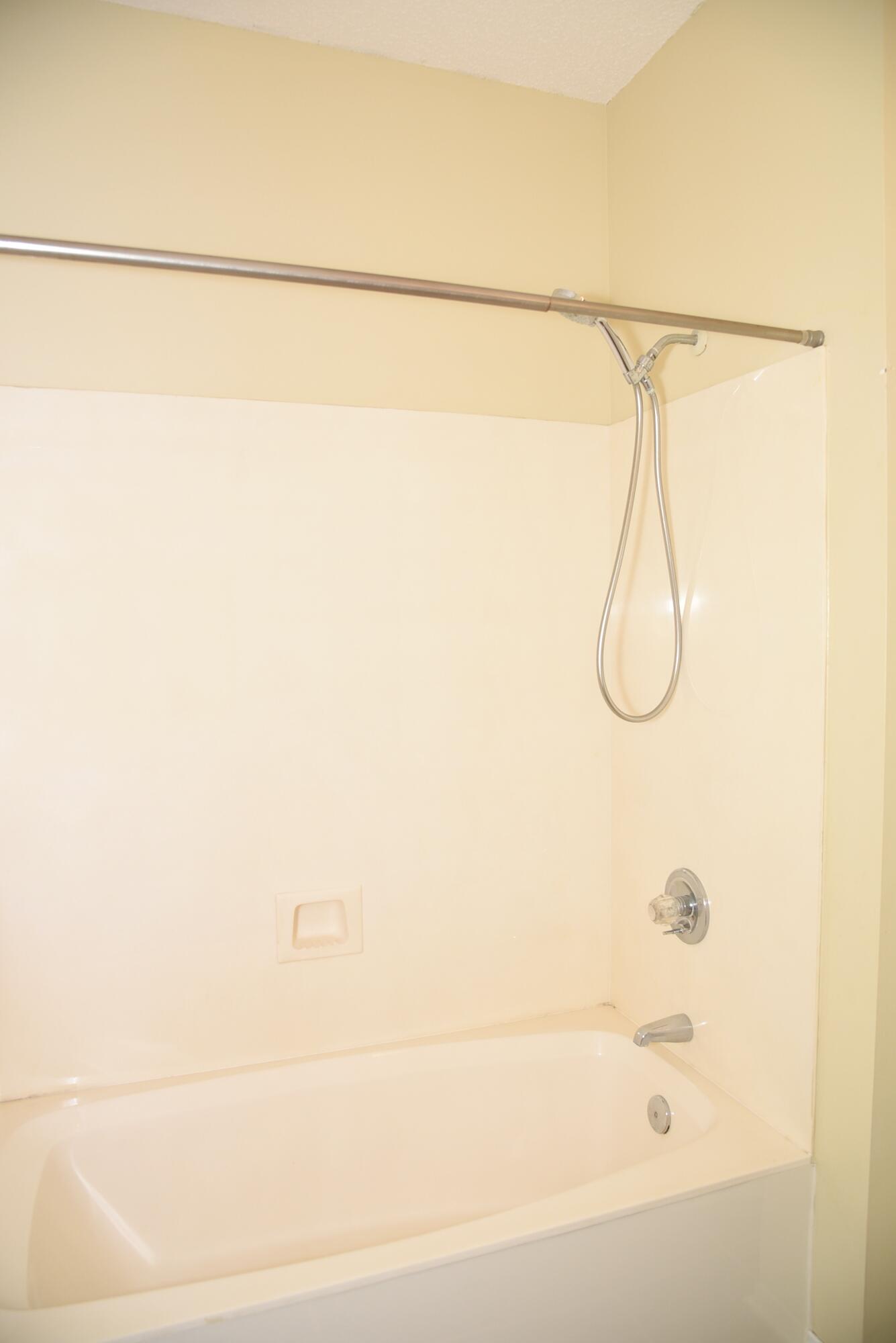 PARKWOOD COURT AT BLUEWATER BAY - Residential Lease