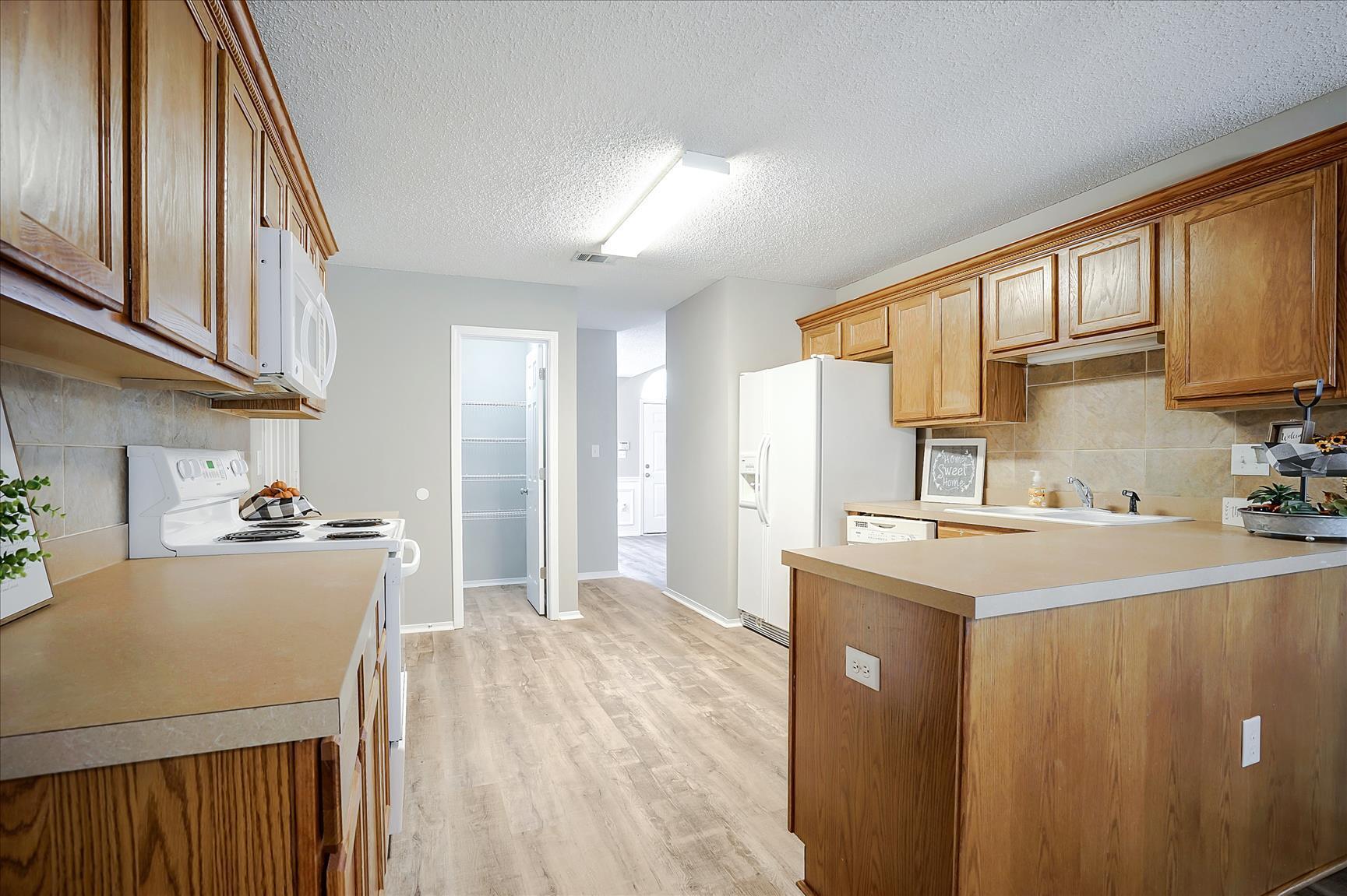 RIVERCHASE S/D PH 1 - Residential