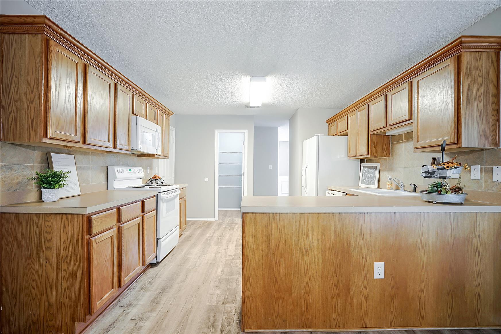 RIVERCHASE S/D PH 1 - Residential