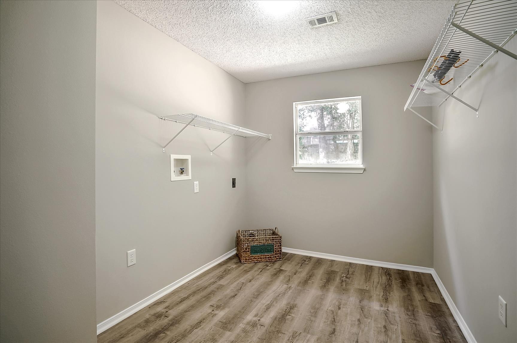 RIVERCHASE S/D PH 1 - Residential