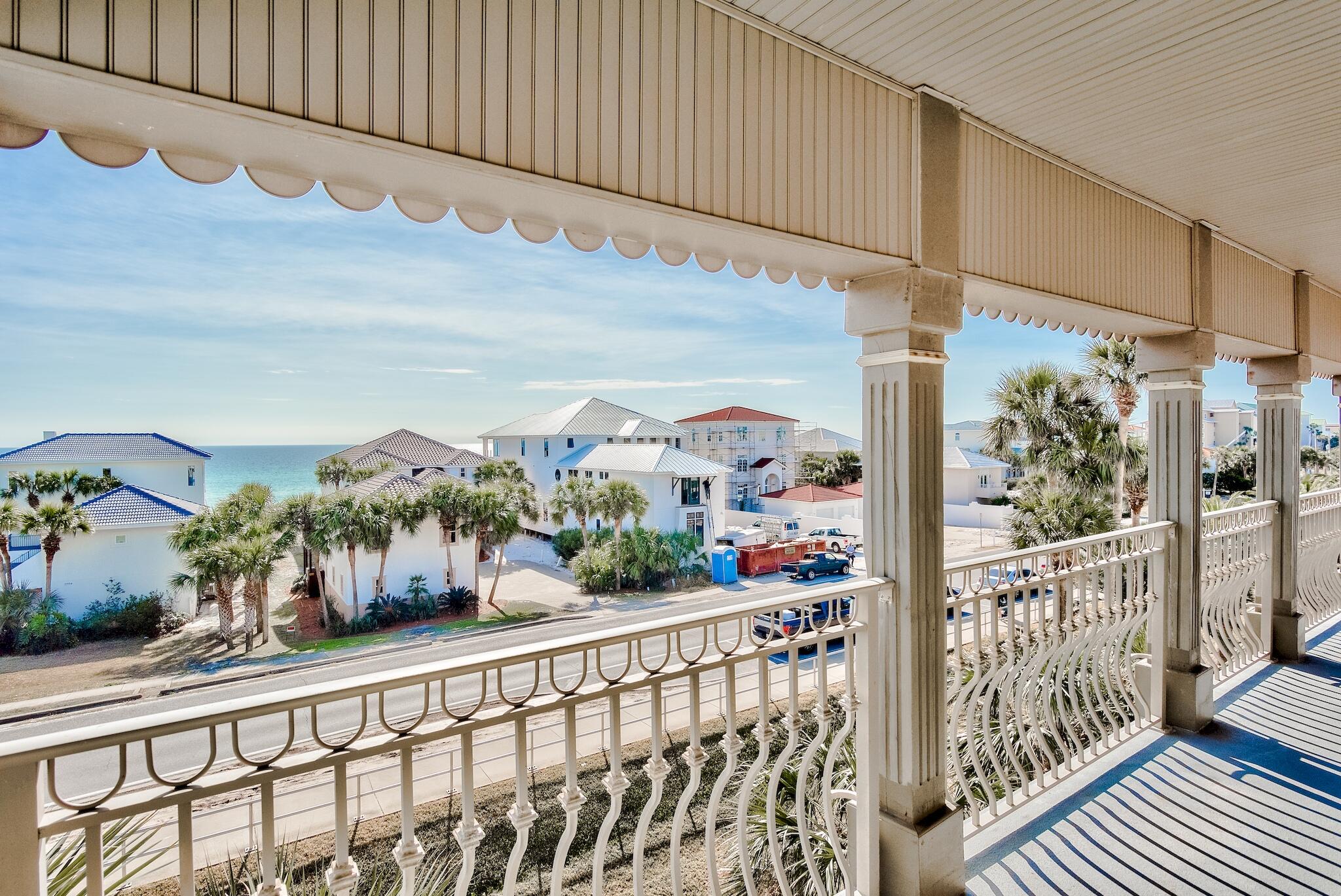 CRYSTAL SHORES - Residential