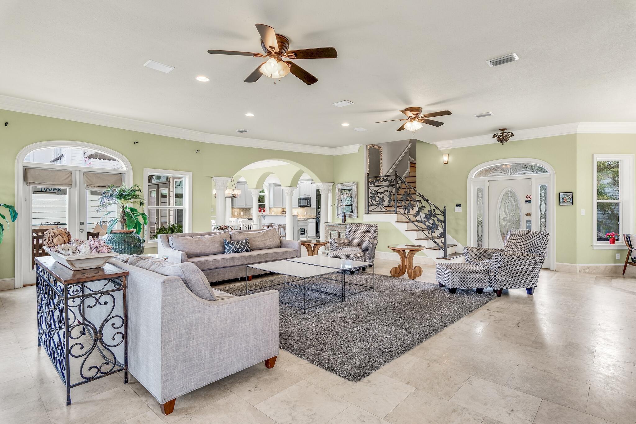 CRYSTAL SHORES - Residential