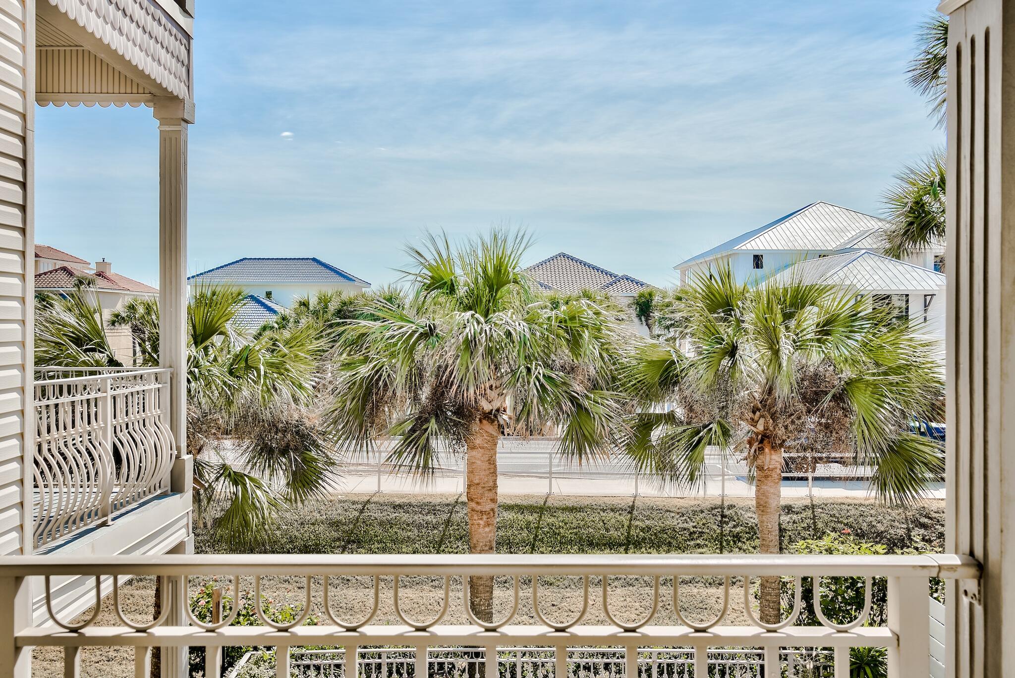 CRYSTAL SHORES - Residential