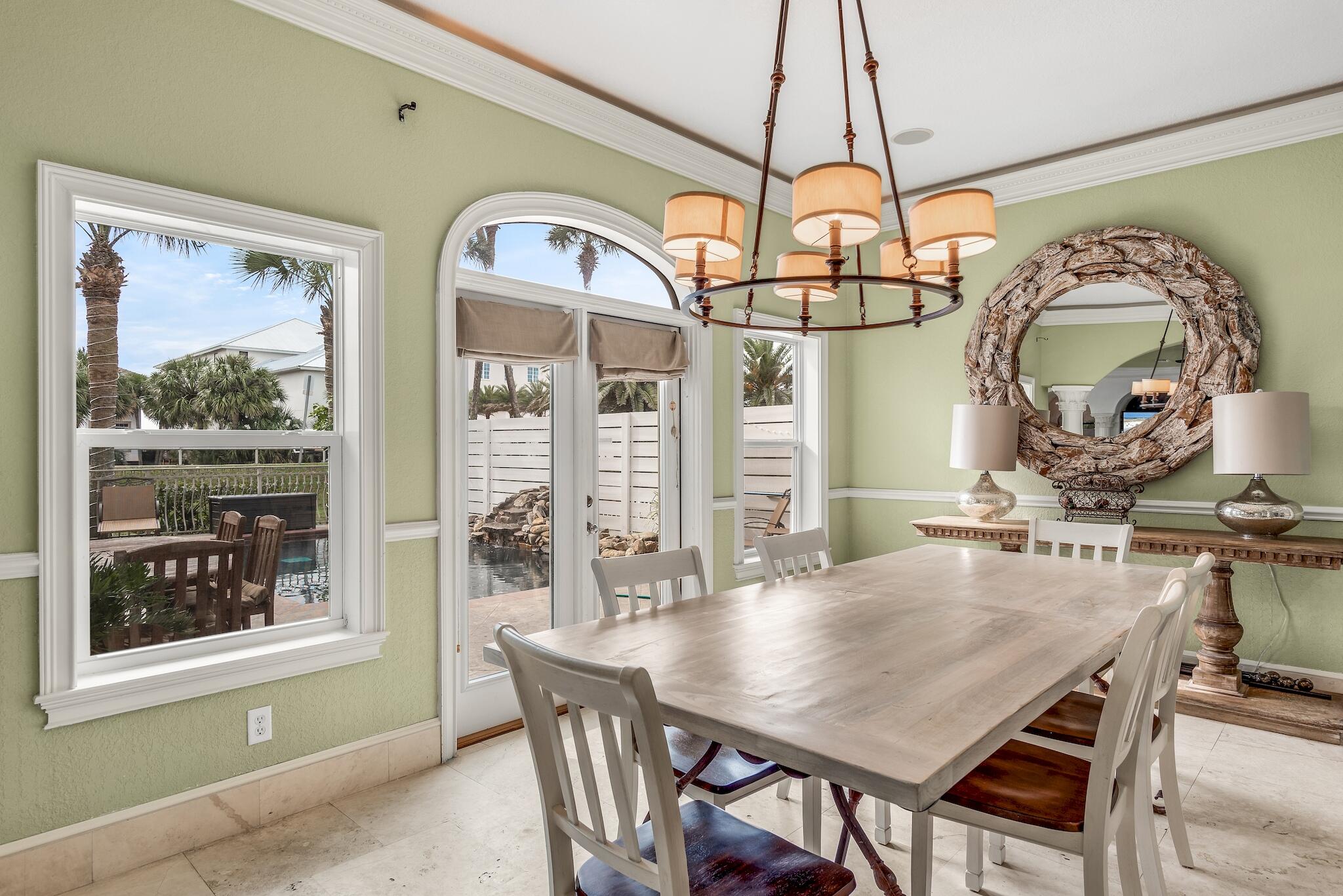 CRYSTAL SHORES - Residential