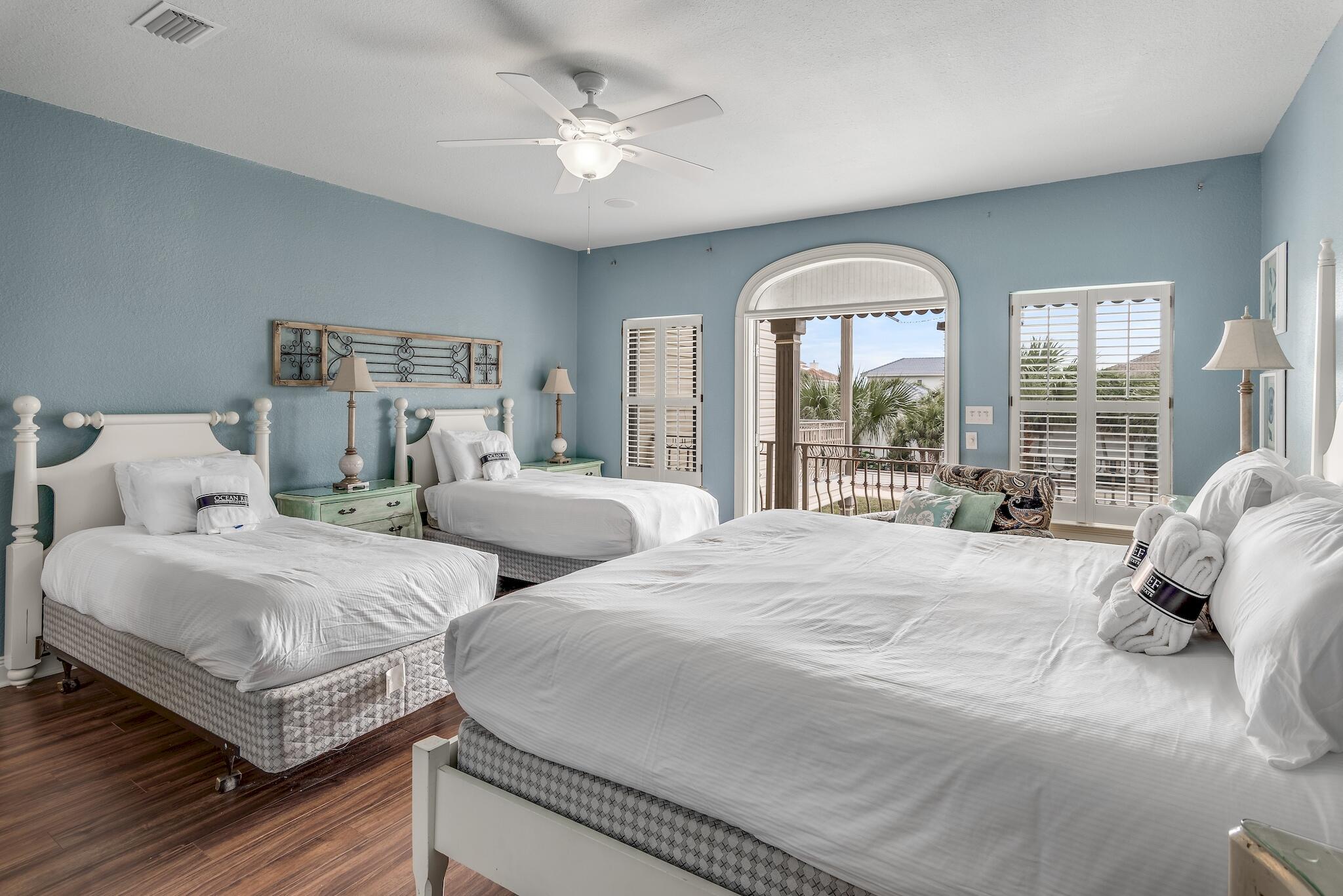 CRYSTAL SHORES - Residential