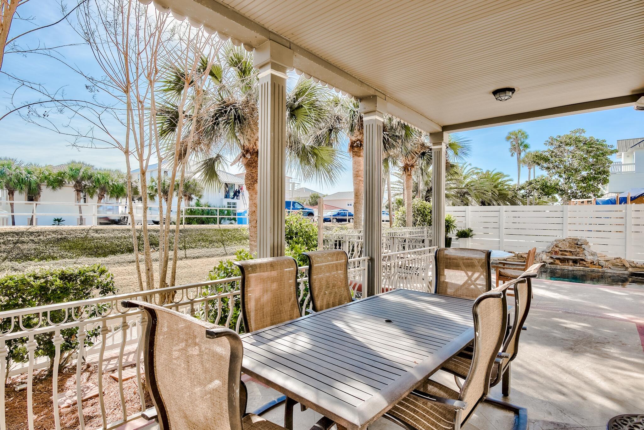 CRYSTAL SHORES - Residential