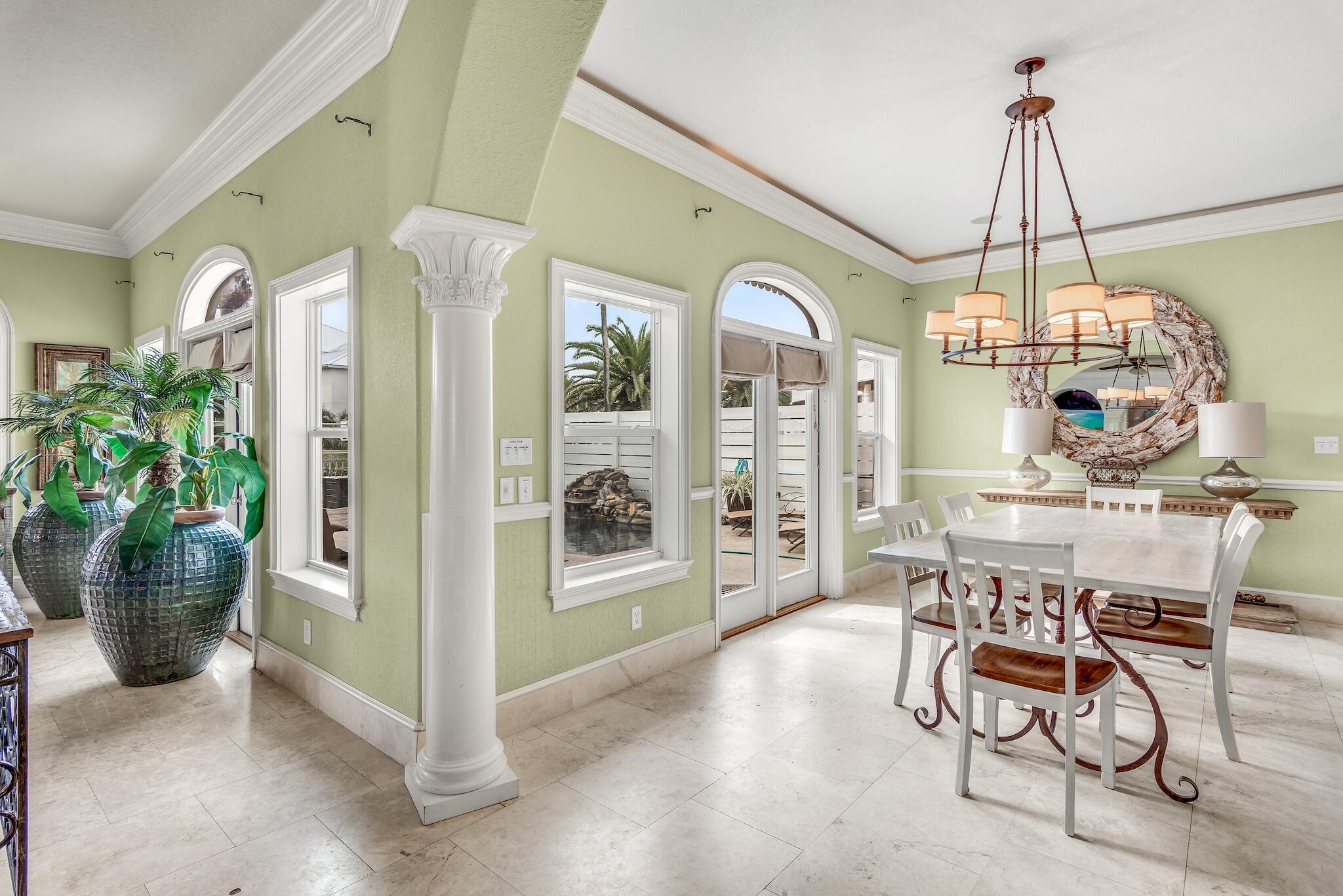 CRYSTAL SHORES - Residential