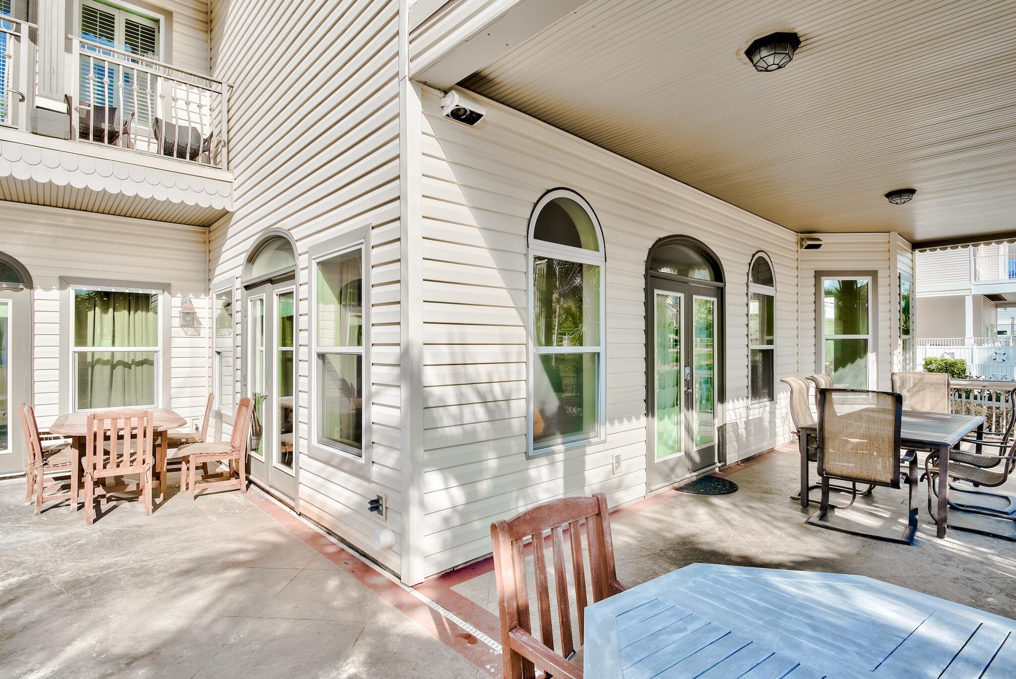 CRYSTAL SHORES - Residential