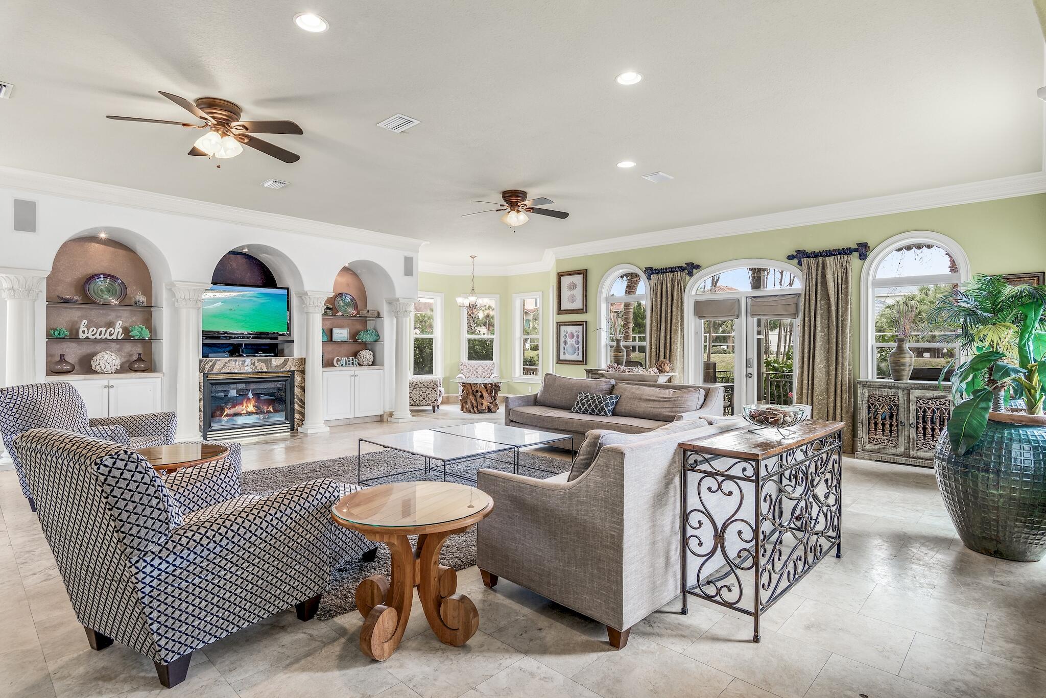 CRYSTAL SHORES - Residential