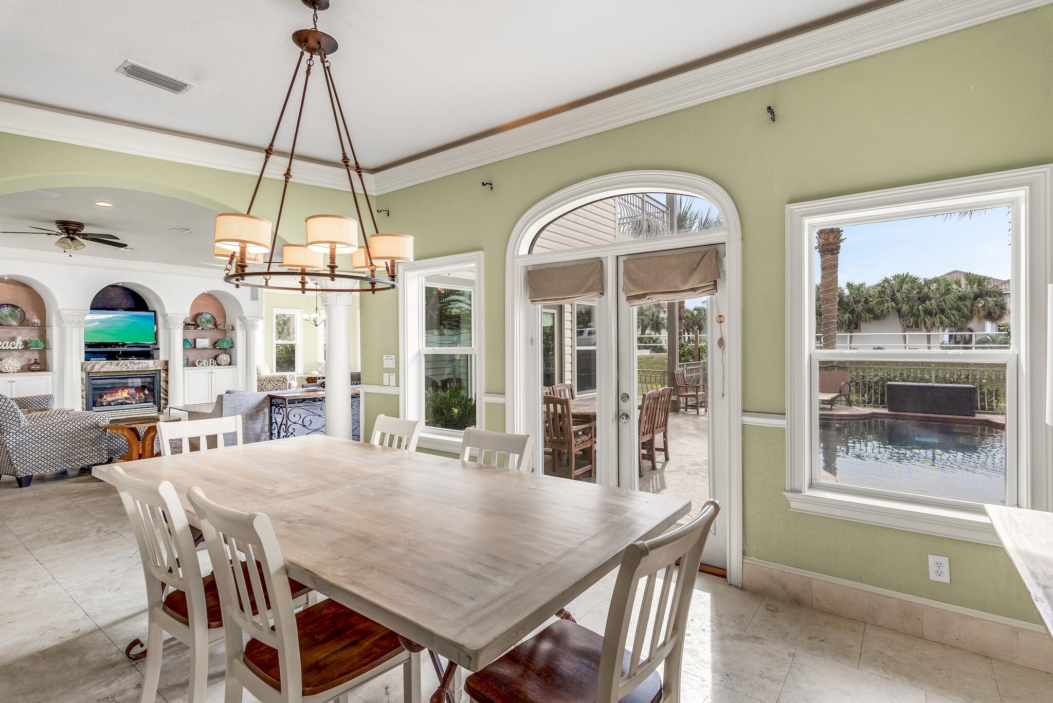 CRYSTAL SHORES - Residential