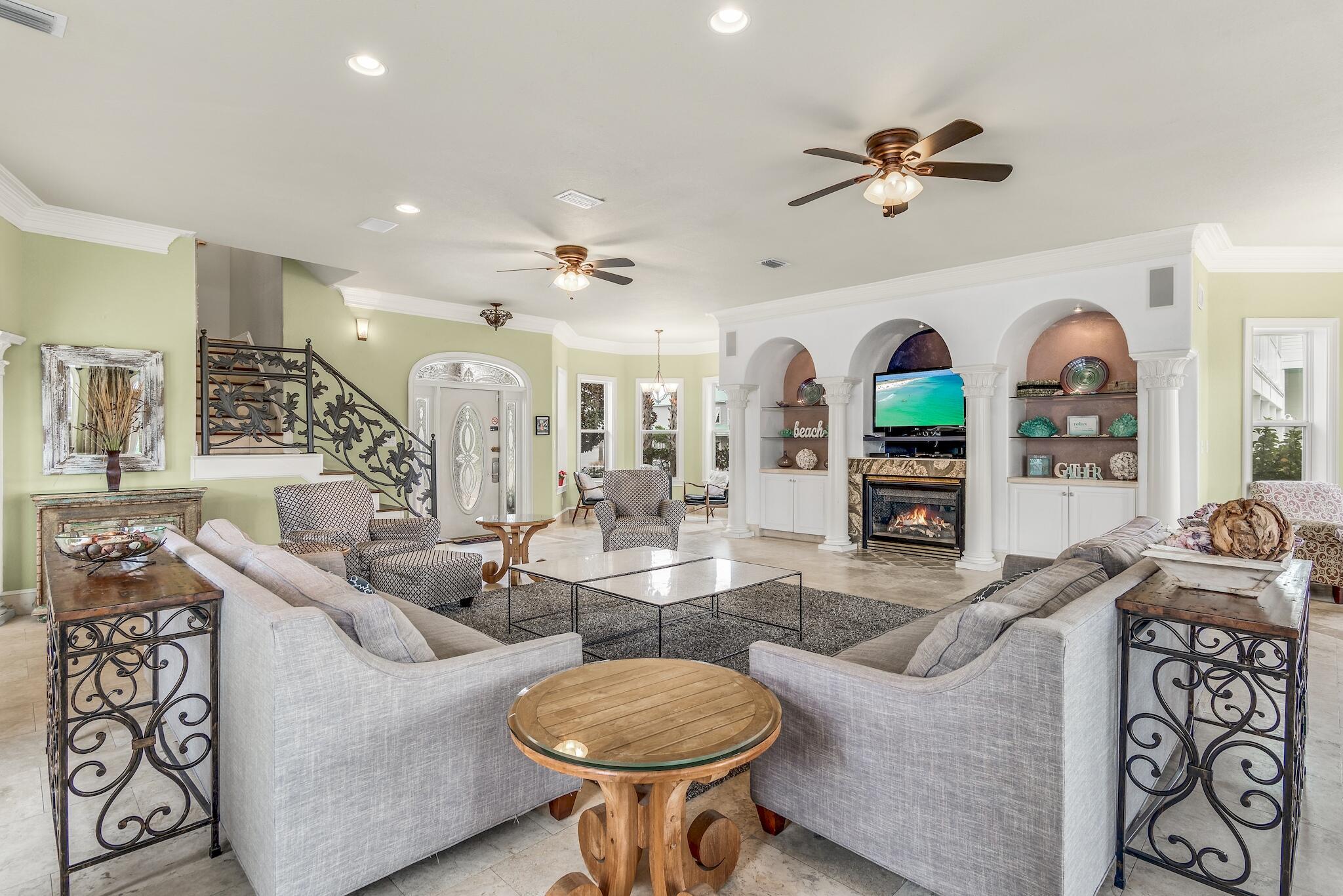 CRYSTAL SHORES - Residential