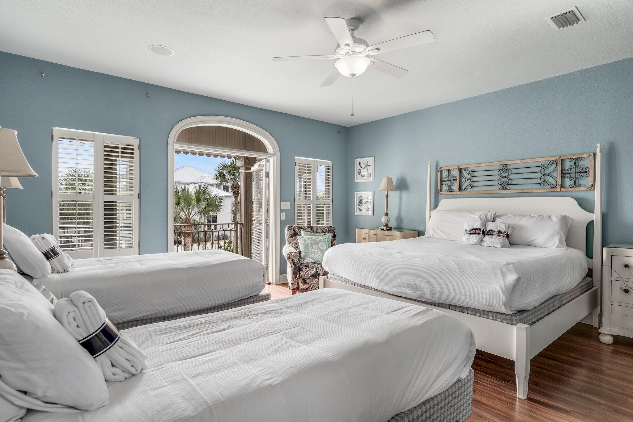 CRYSTAL SHORES - Residential