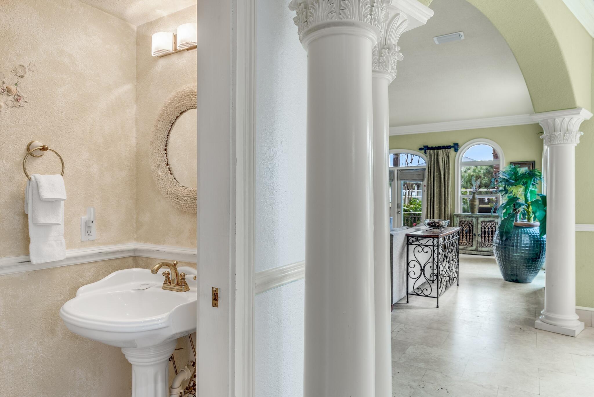 CRYSTAL SHORES - Residential