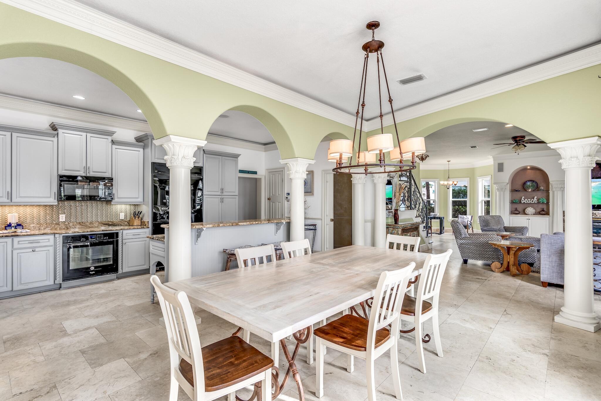 CRYSTAL SHORES - Residential