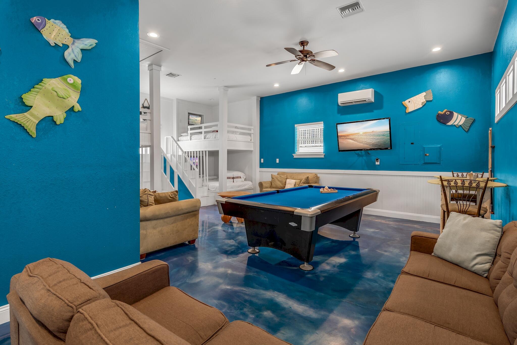 CRYSTAL SHORES - Residential