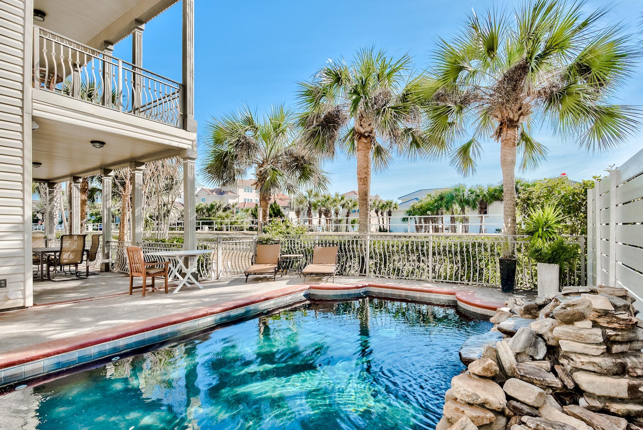 CRYSTAL SHORES - Residential