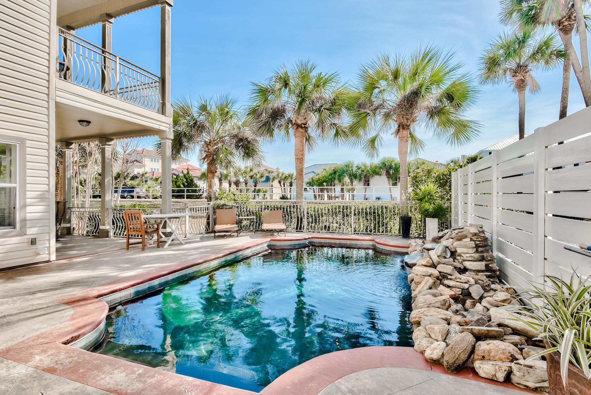 CRYSTAL SHORES - Residential