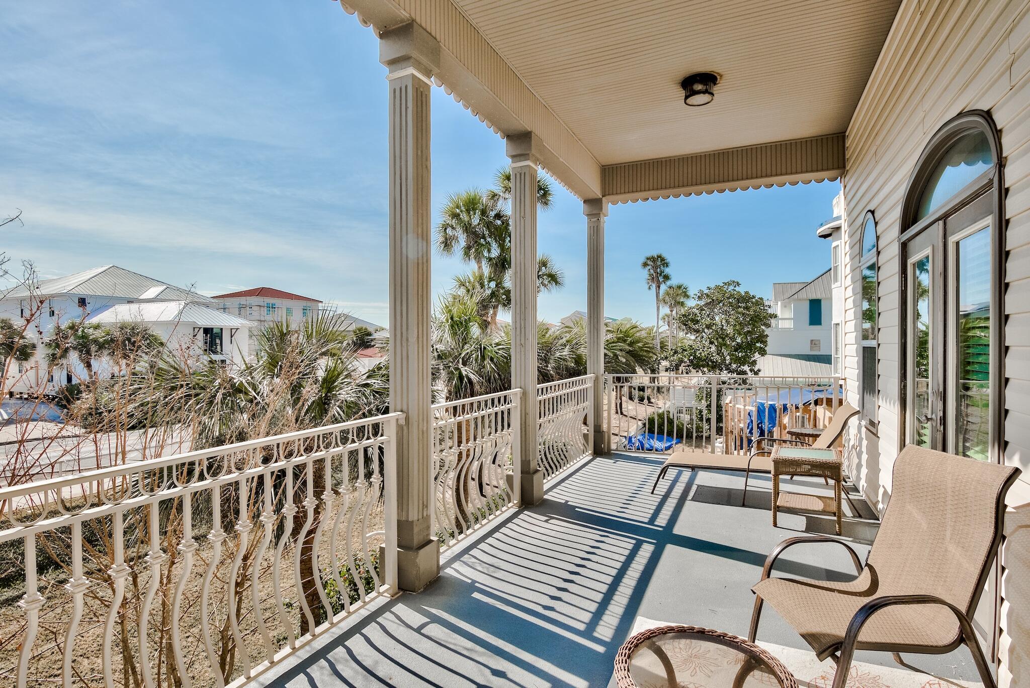 CRYSTAL SHORES - Residential