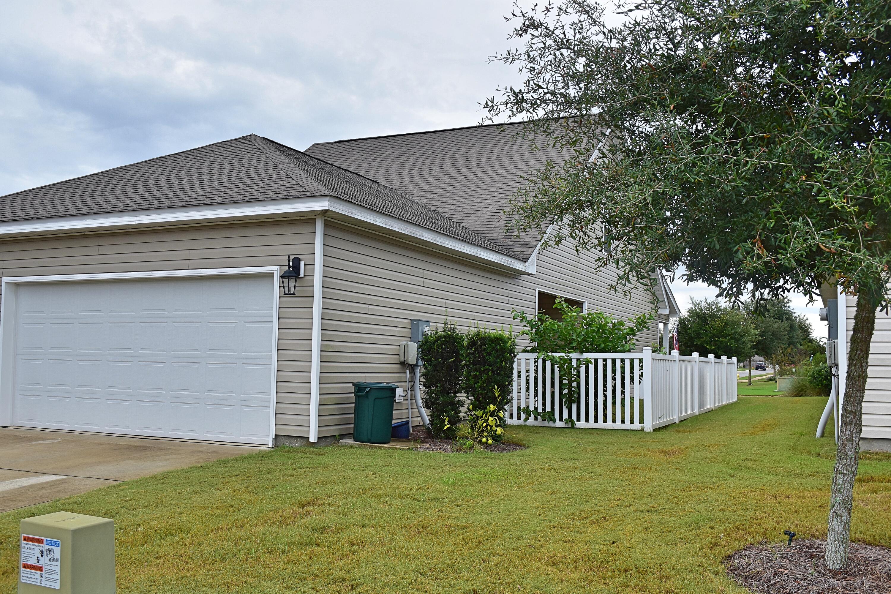 HAMMOCK BAY - Residential Lease